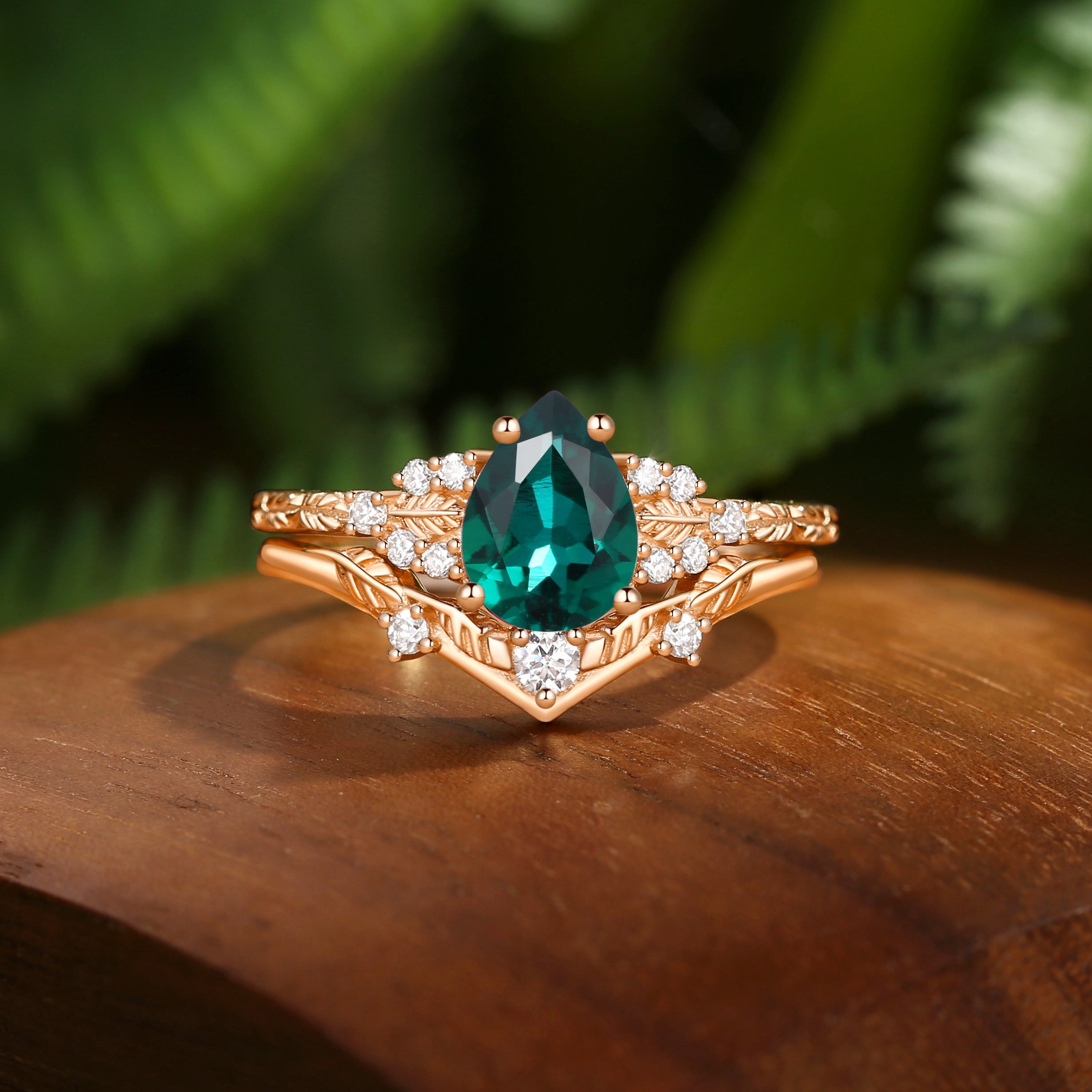 Hortense -  Leaf Nature Inspired Pear Cut Emerald Engagement Ring Set 2pcs