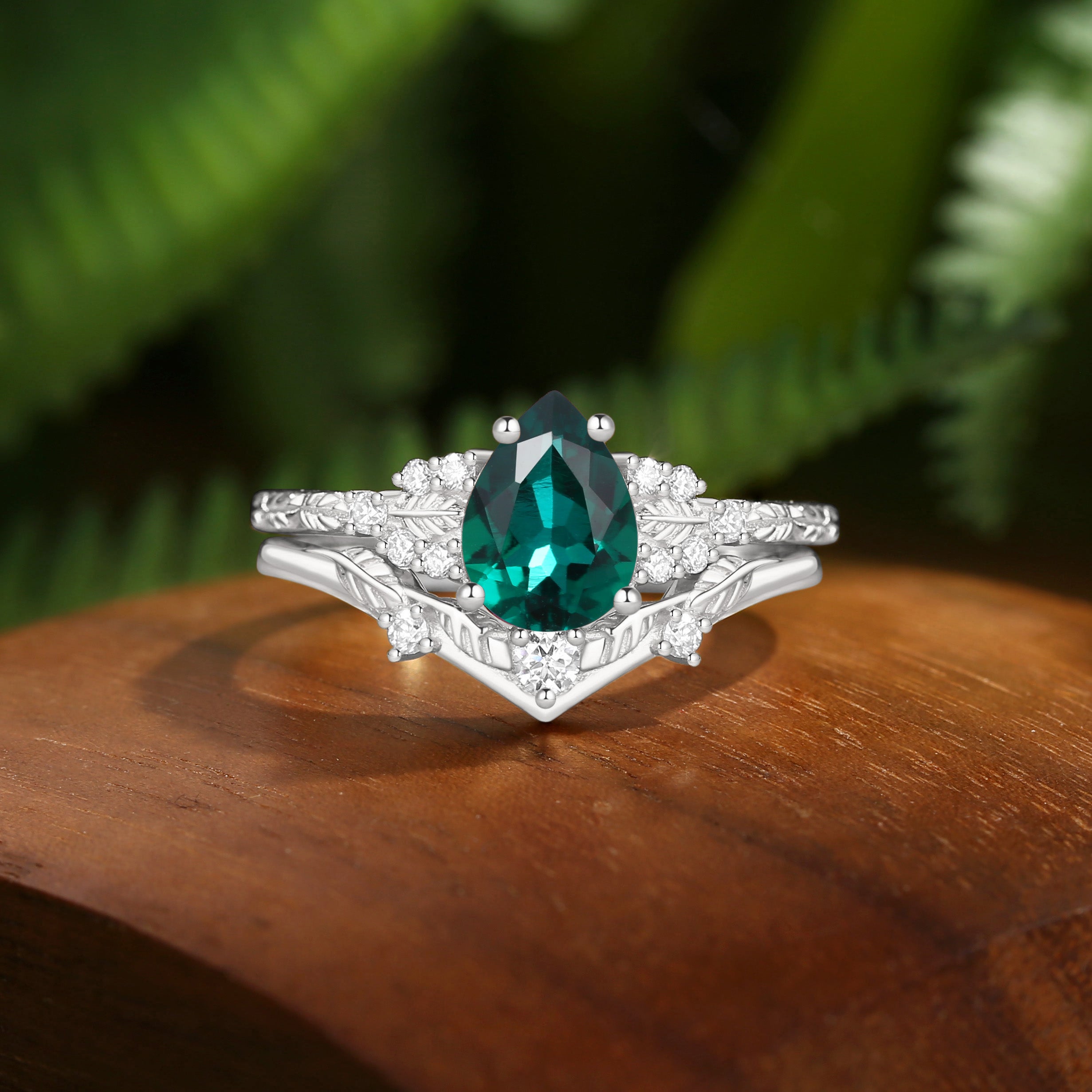 Hortense -  Leaf Nature Inspired Pear Cut Emerald Engagement Ring Set 2pcs