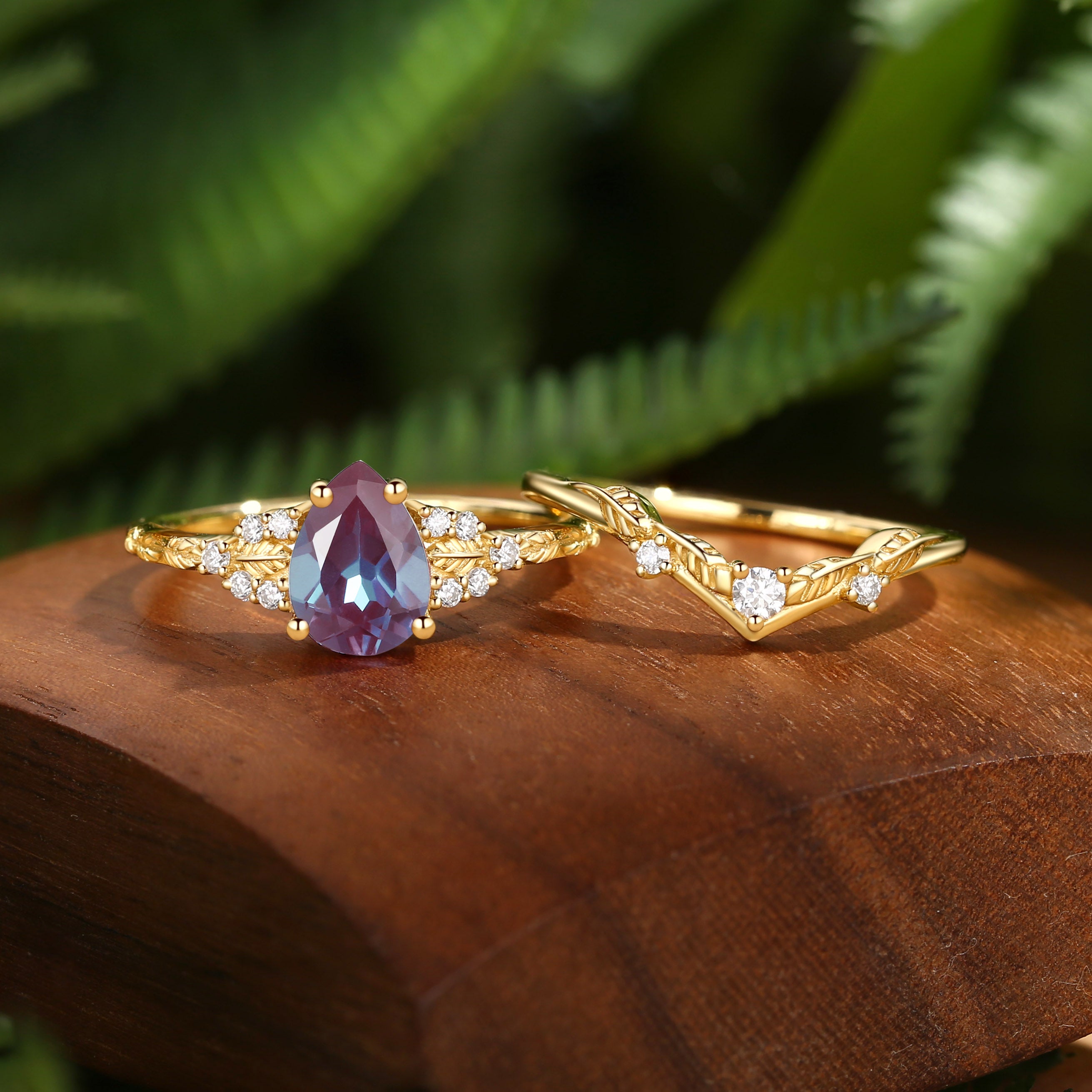 Hortense -  Leaf Nature Inspired Pear Cut Lab Alexandrite Engagement Ring Set 2pcs