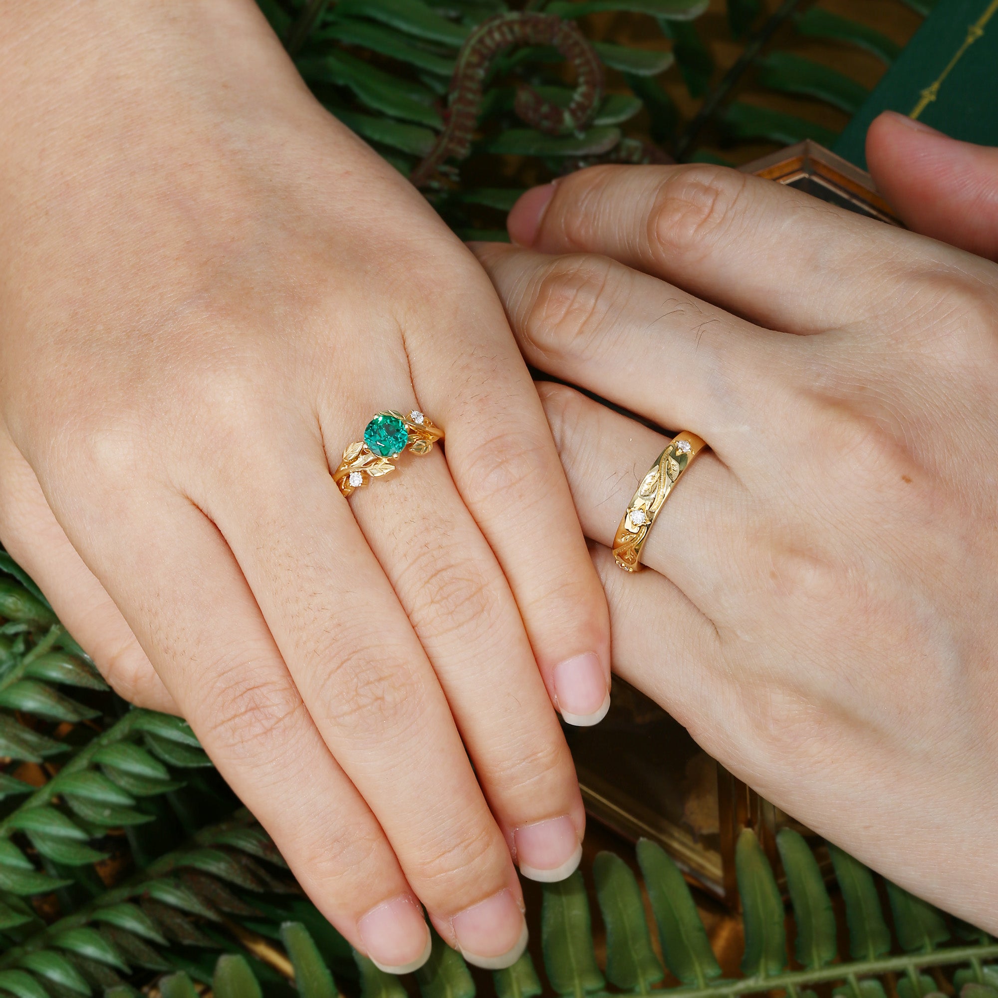 Couple Ring -  Emerald Leaf Floral 2pcs Couple Rings Set