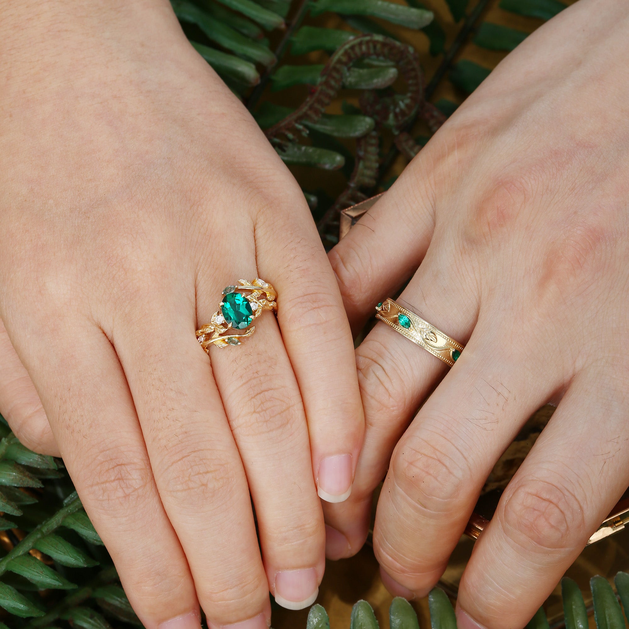Helen - Oval Cut Emerald Cluster Couple Ring Set