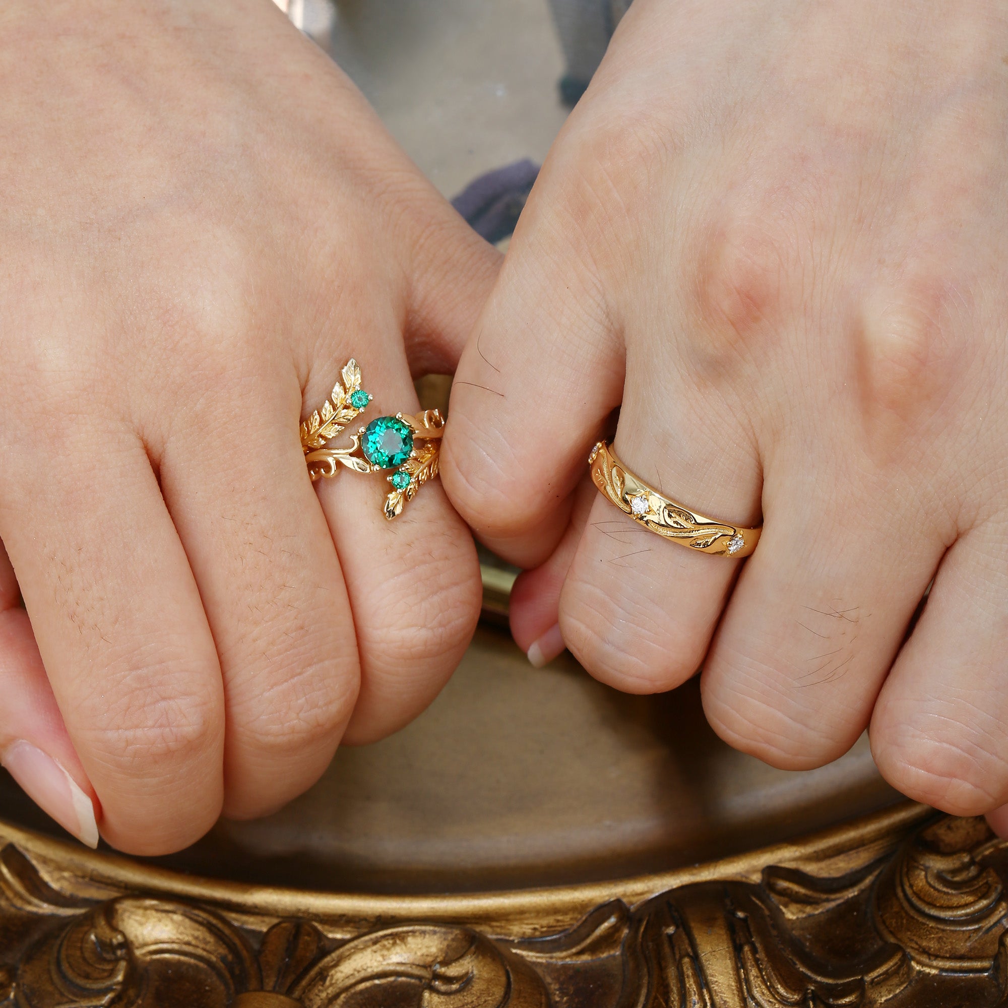 Rosine - Round Emerald Enhancer Ring & Engraving Vintage Couple Ring
