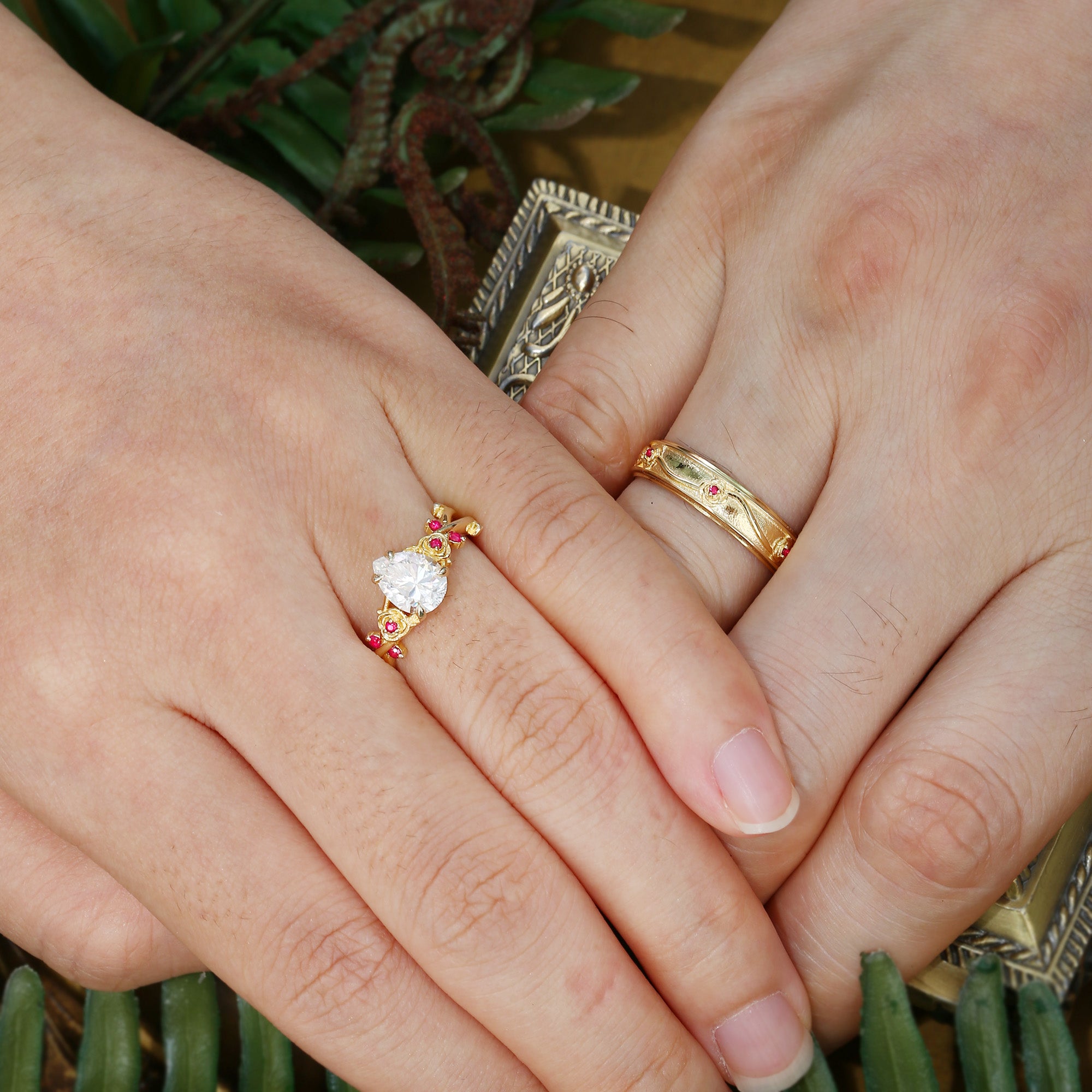 Couple Ring - Ruby Flower Vintage Pear Moissanite Couple Rings Set