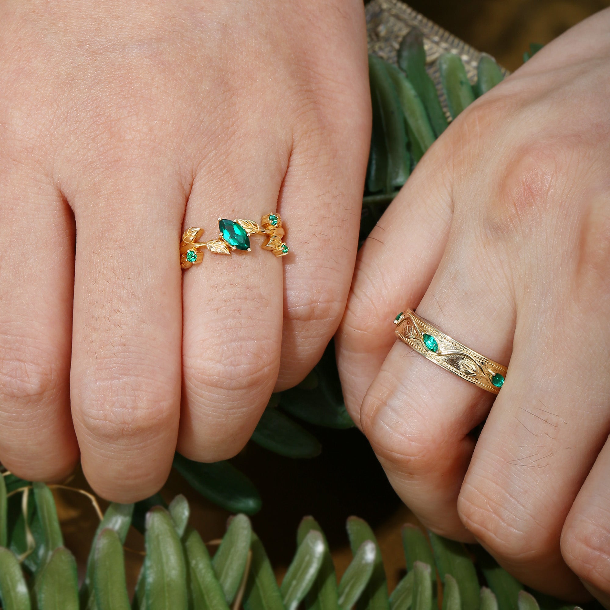 Couple Ring - Emerald Engagement Couple Ring Set