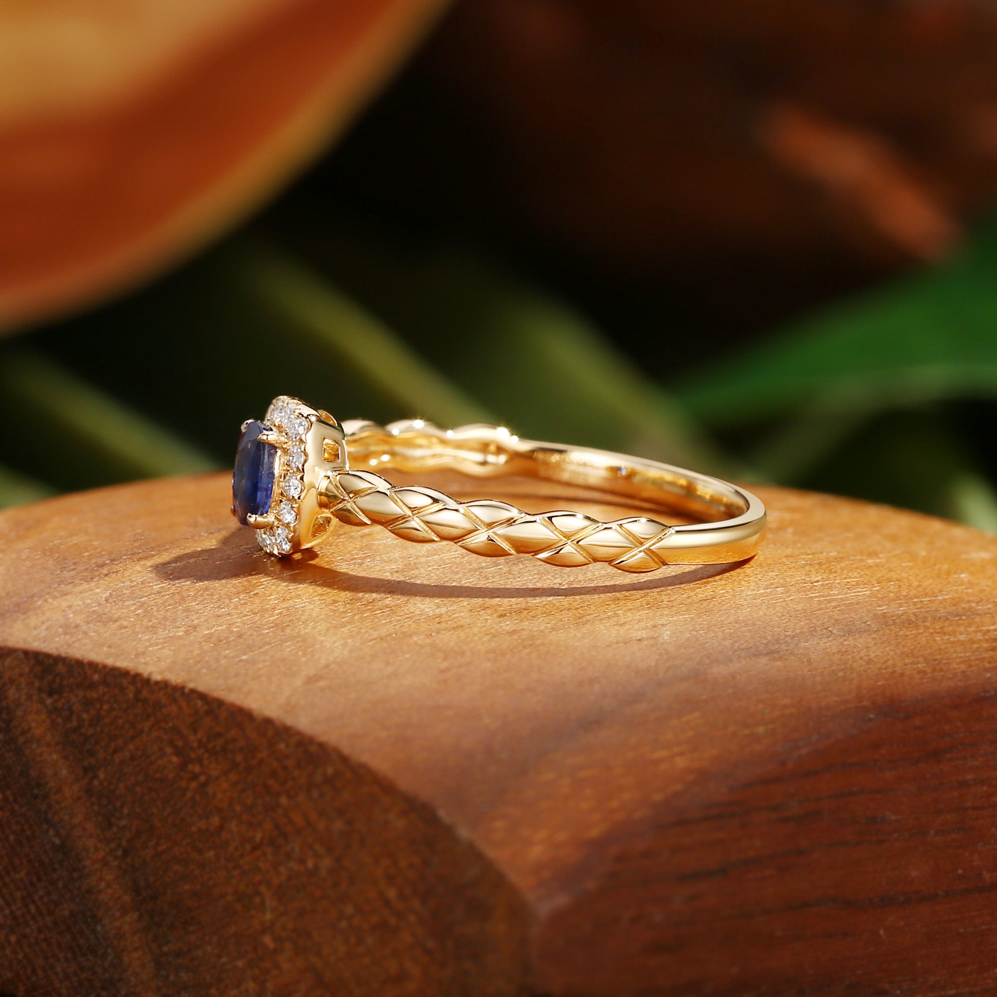 Odessa - Vintage Halo Oval Cut Sapphire Dianty Engagement Ring