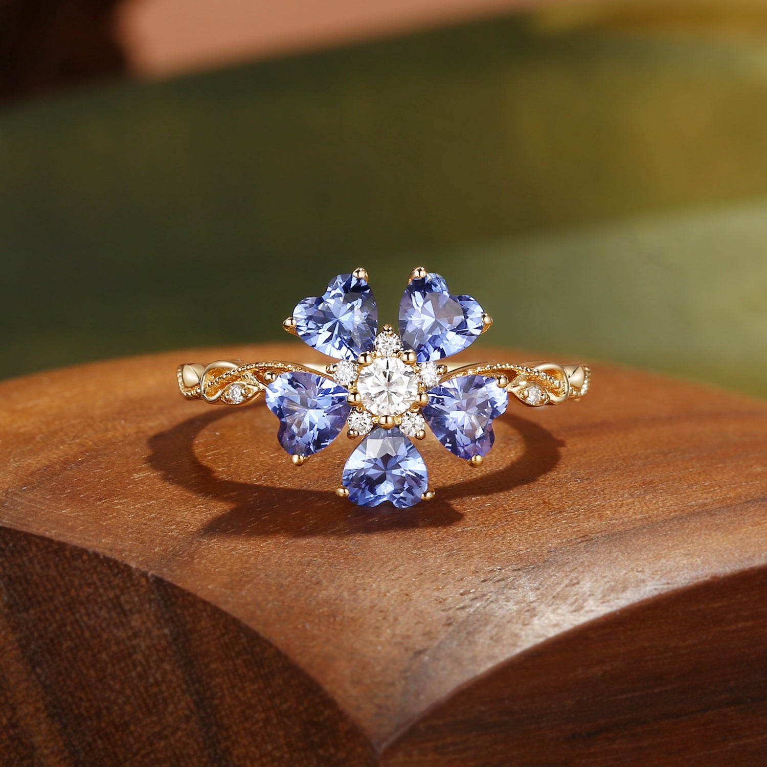 Marguerite - Flower Cornflower Blue Sapphire Filigree Engagement Ring