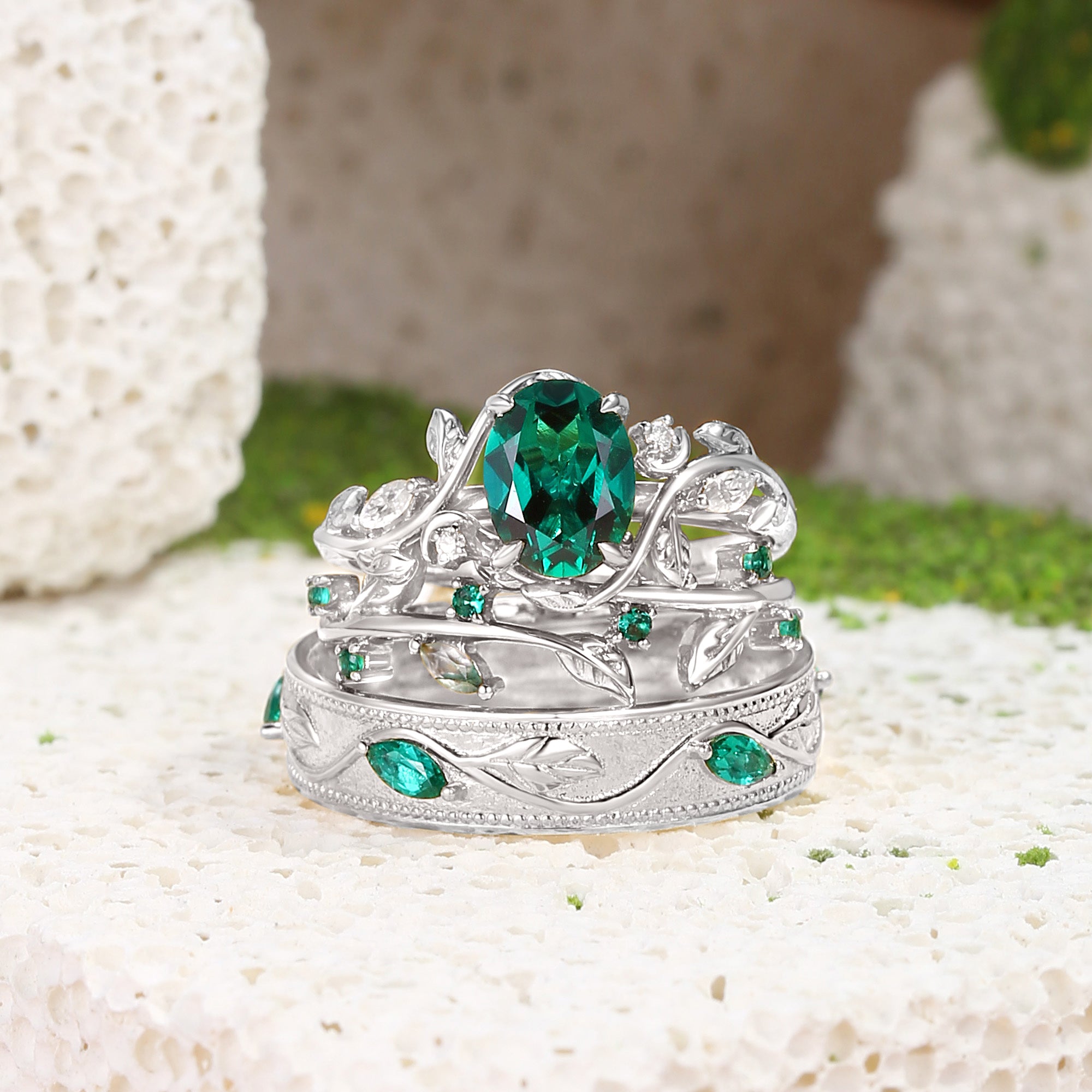 Désirée - Oval Cut Emerald Cluster Moon Couple Ring Set