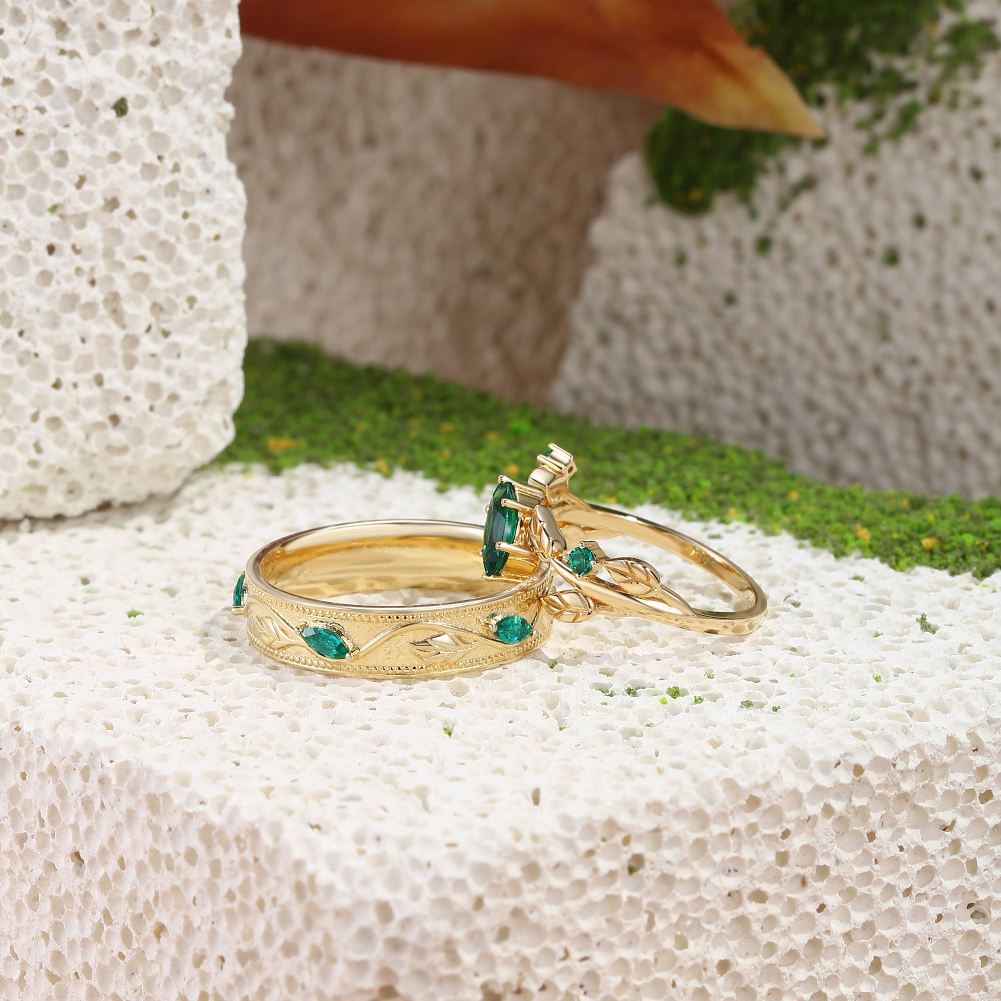 Couple Ring - Emerald Engagement Couple Ring Set