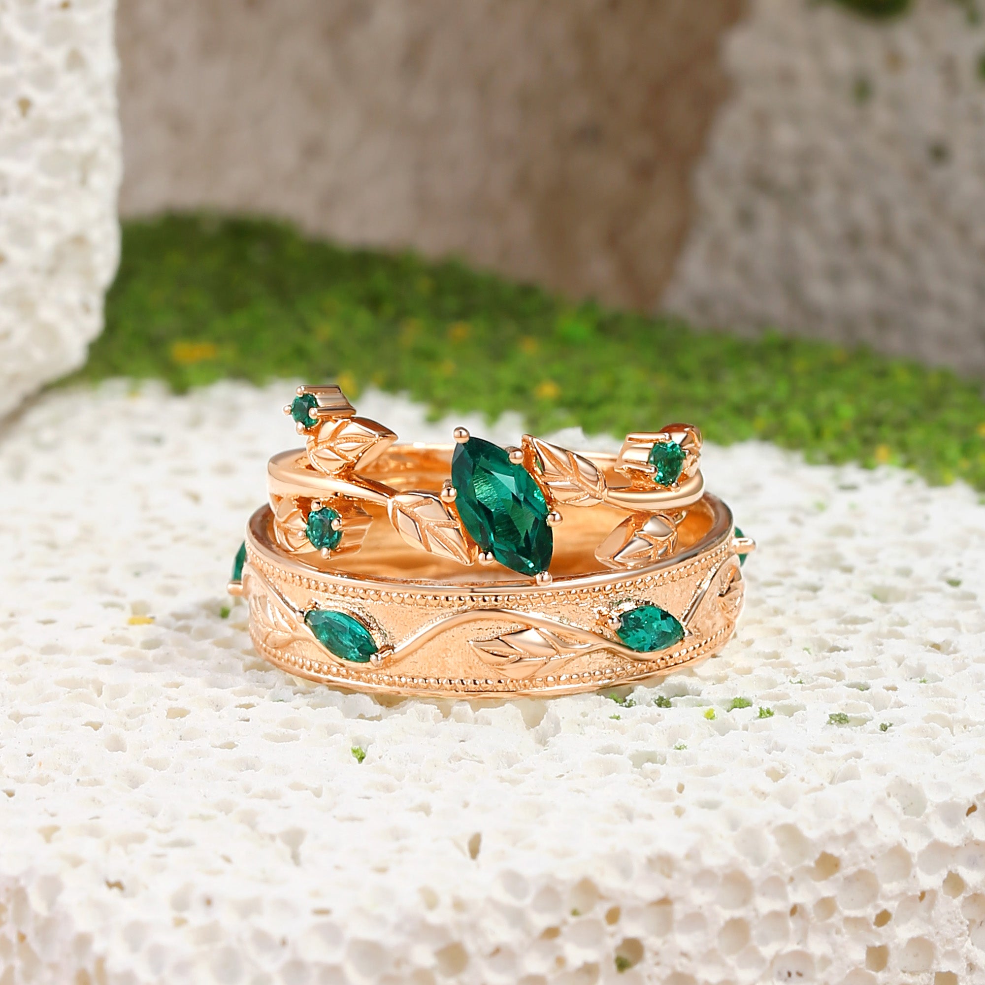 Couple Ring - Emerald Engagement Couple Ring Set