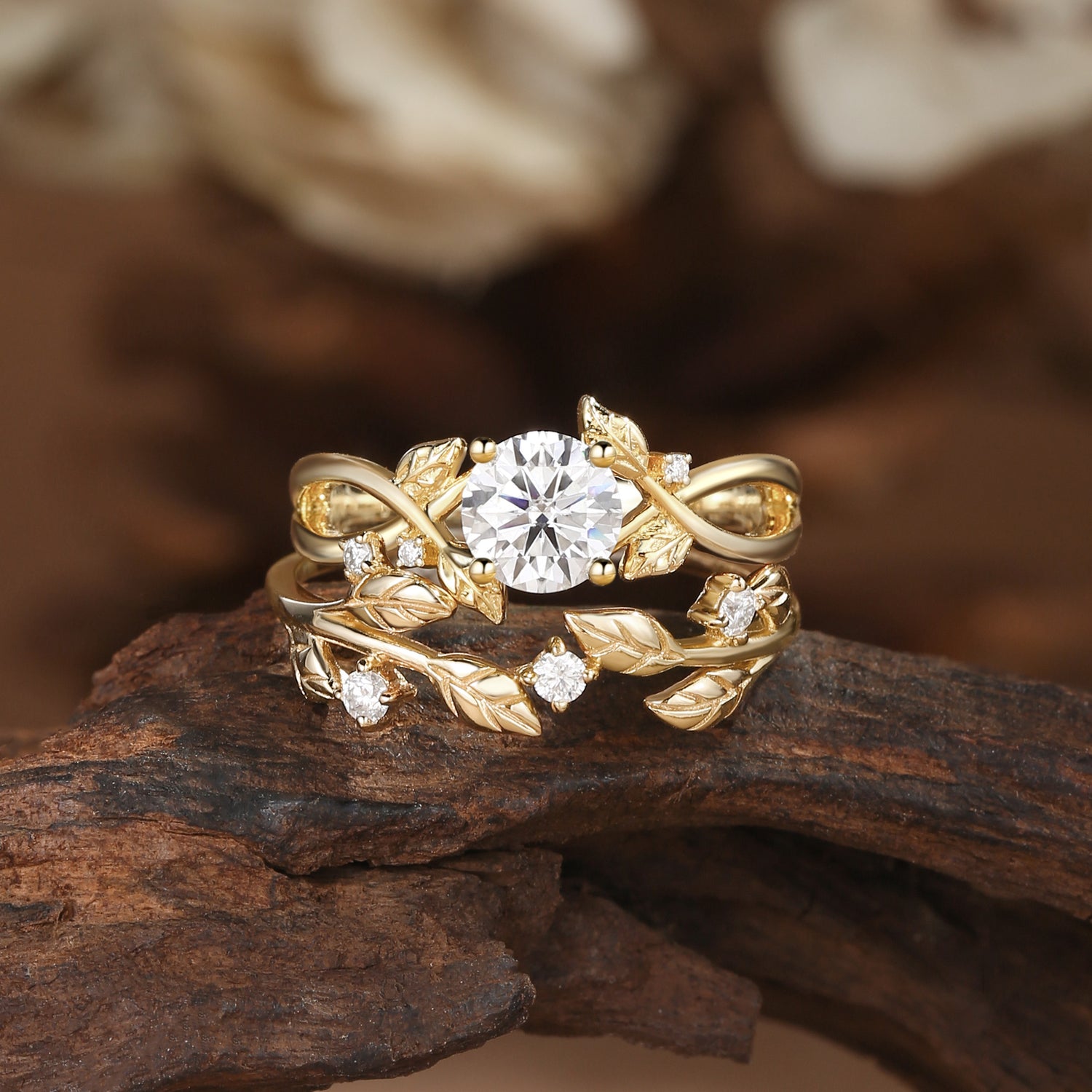 Cordelia - Round Cut Moissanite Gold Bridal Set 2pcs