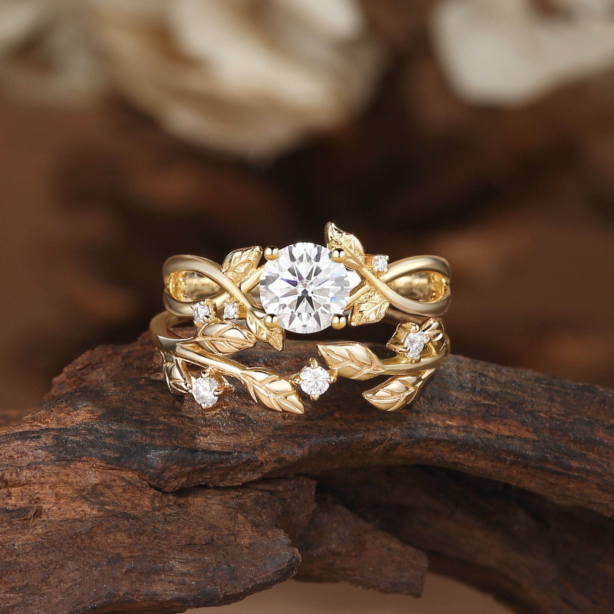 Cordelia - Round Cut Moissanite Gold Bridal Set 2pcs