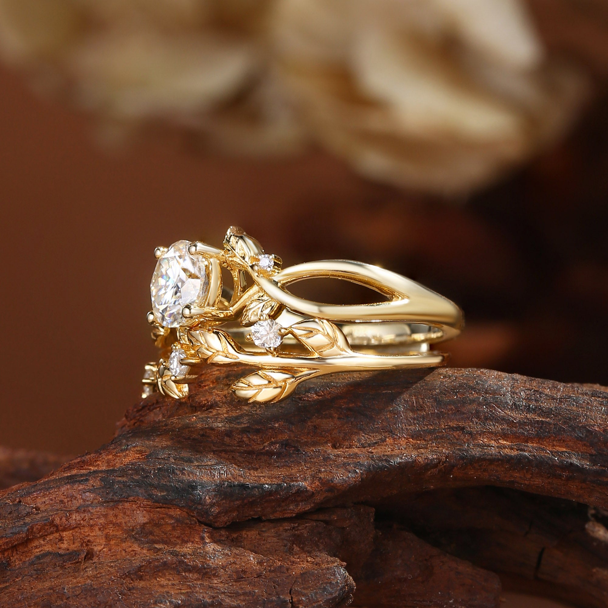 Cordelia - Round Cut Moissanite Gold Bridal Set 2pcs