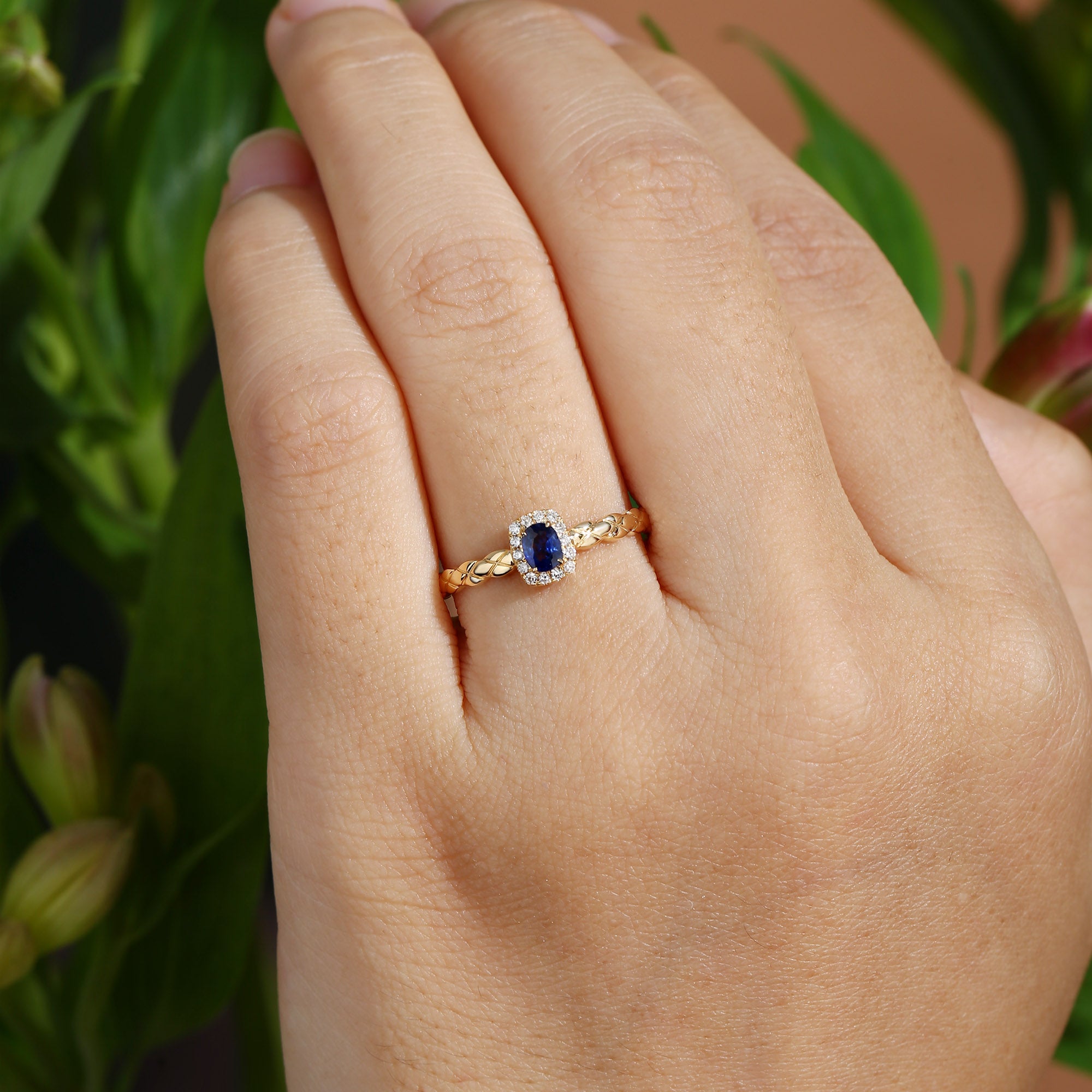 Odessa - Vintage Halo Oval Cut Sapphire Dianty Engagement Ring