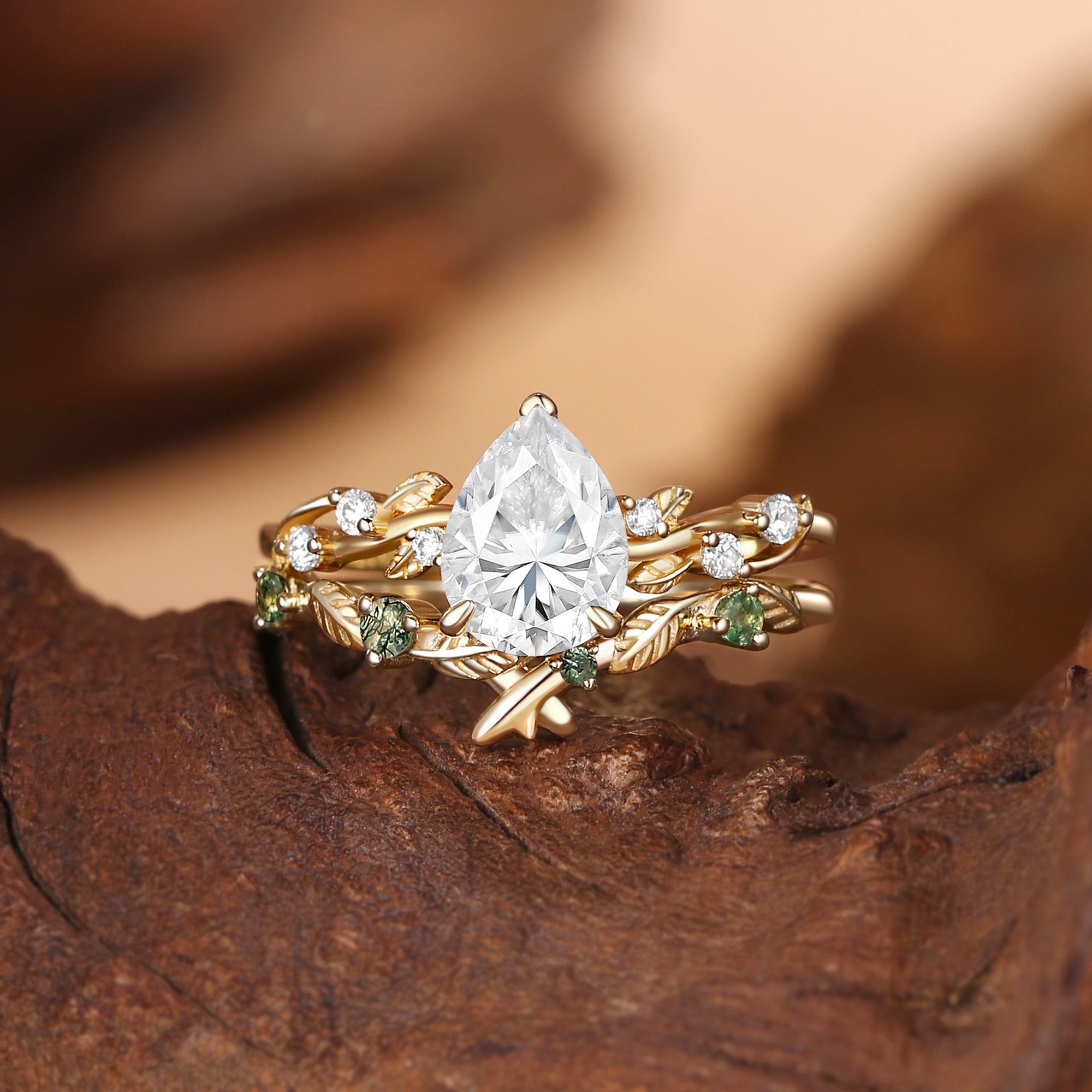 Clarissa - Pear Cut Moissanite Leafy Bridal Set 2pcs