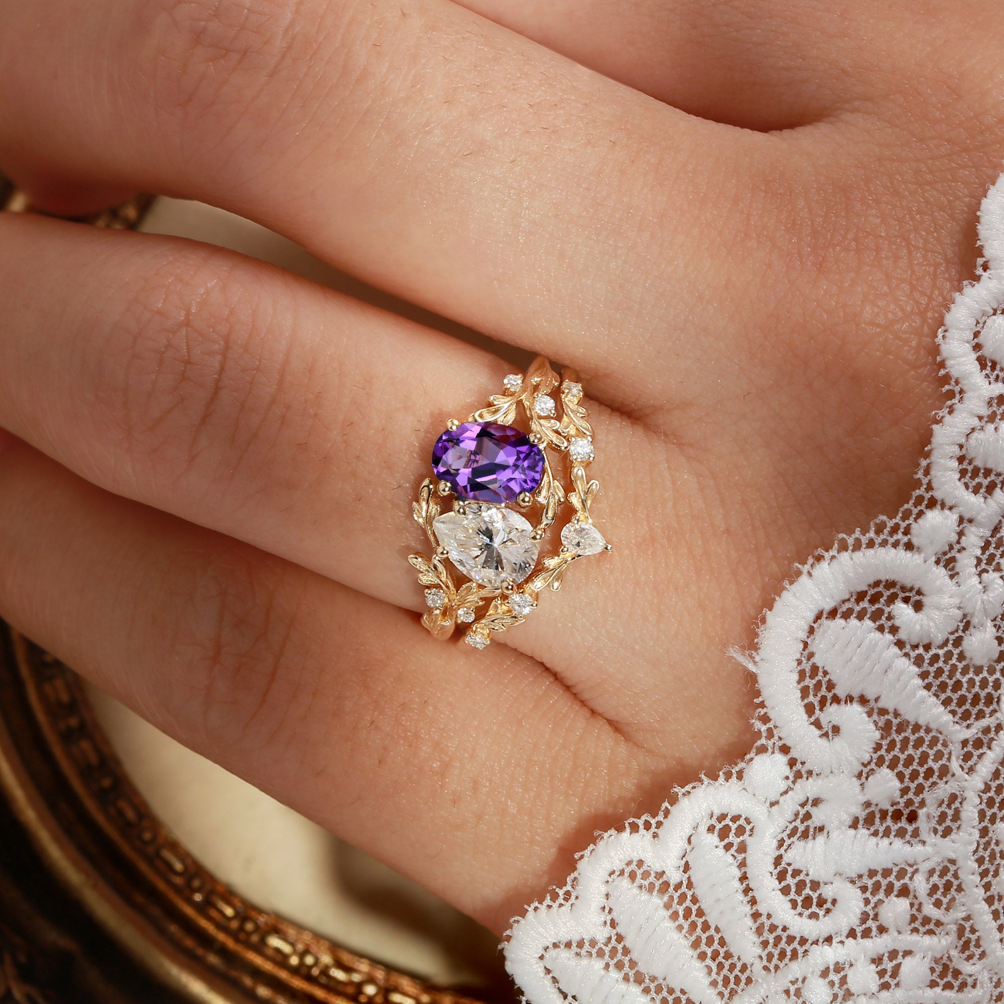 Isolde - Toi Et Moi Amethyst & Moissanite Leaf Two Stone Bridal Set 2PCS