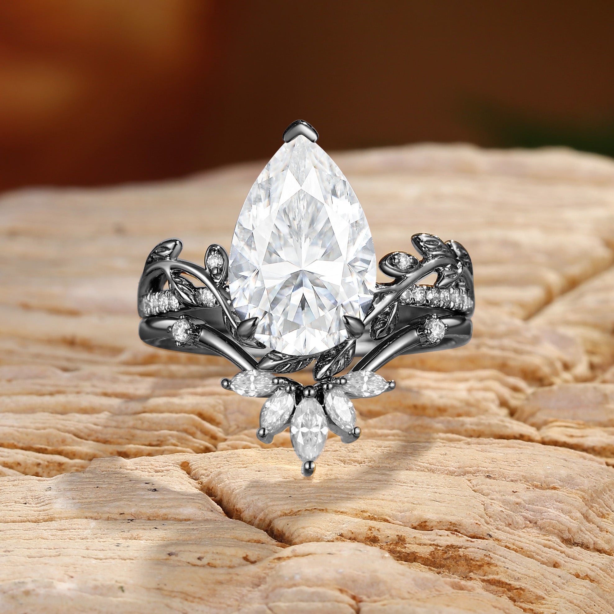 Jora - 4.0CT Pear Cut Moissanite Vine Inspired Leafy Bridal Set 2pcs