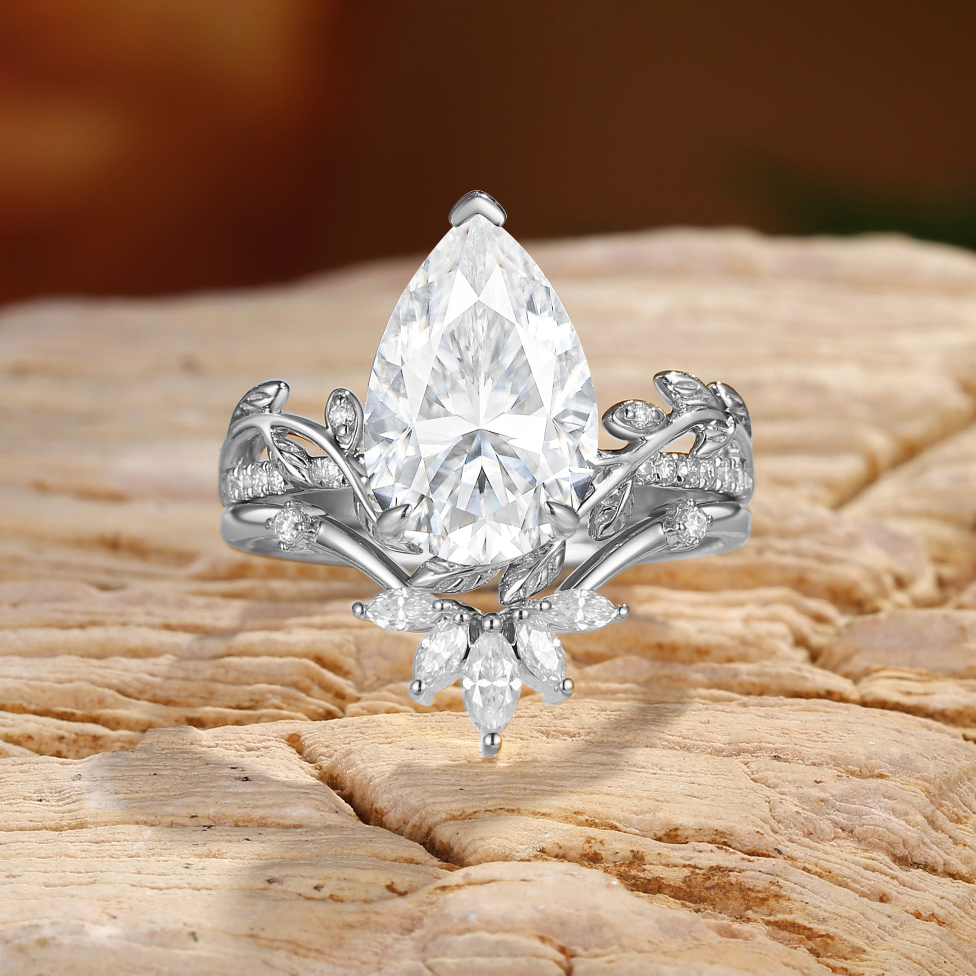 Jora - 4.0CT Pear Cut Moissanite Vine Inspired Leafy Bridal Set 2pcs