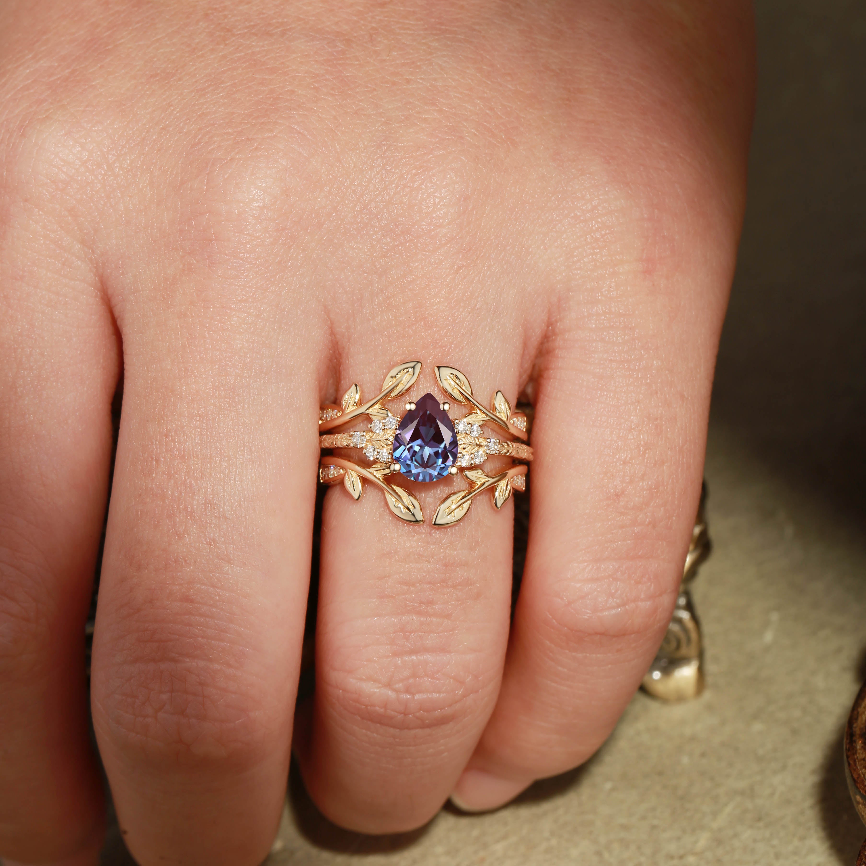 Laurianne - Pear Alexandrite Double Curved Ring Set 2pcs