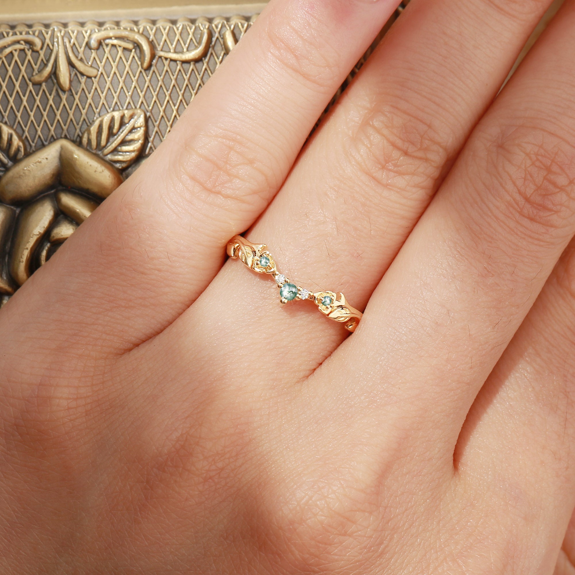 Flower Curved Moss Agate & Moissanite Wedding Band