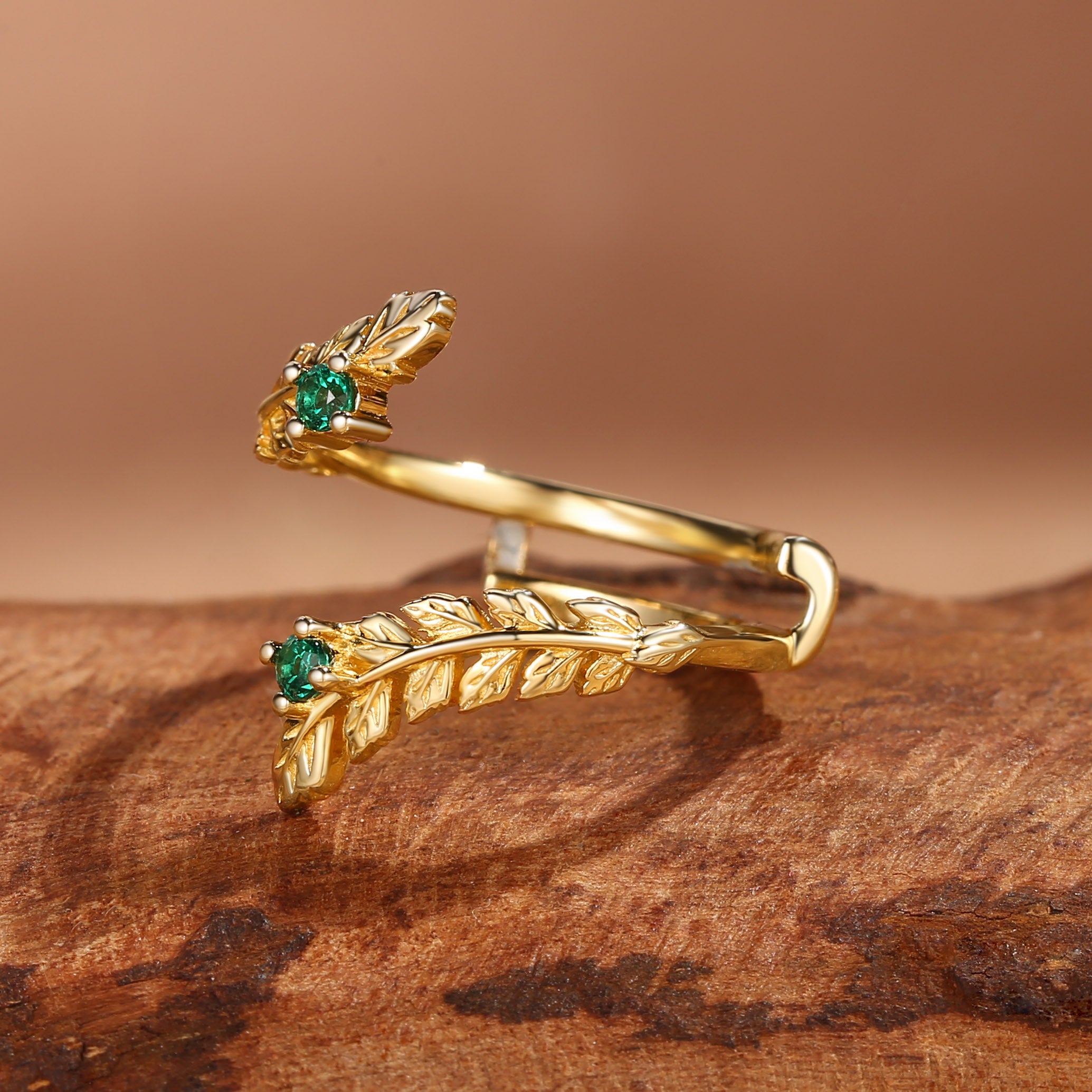 Vivienne -Nature Inspired Vintage Leafy Enhancer Wedding Band