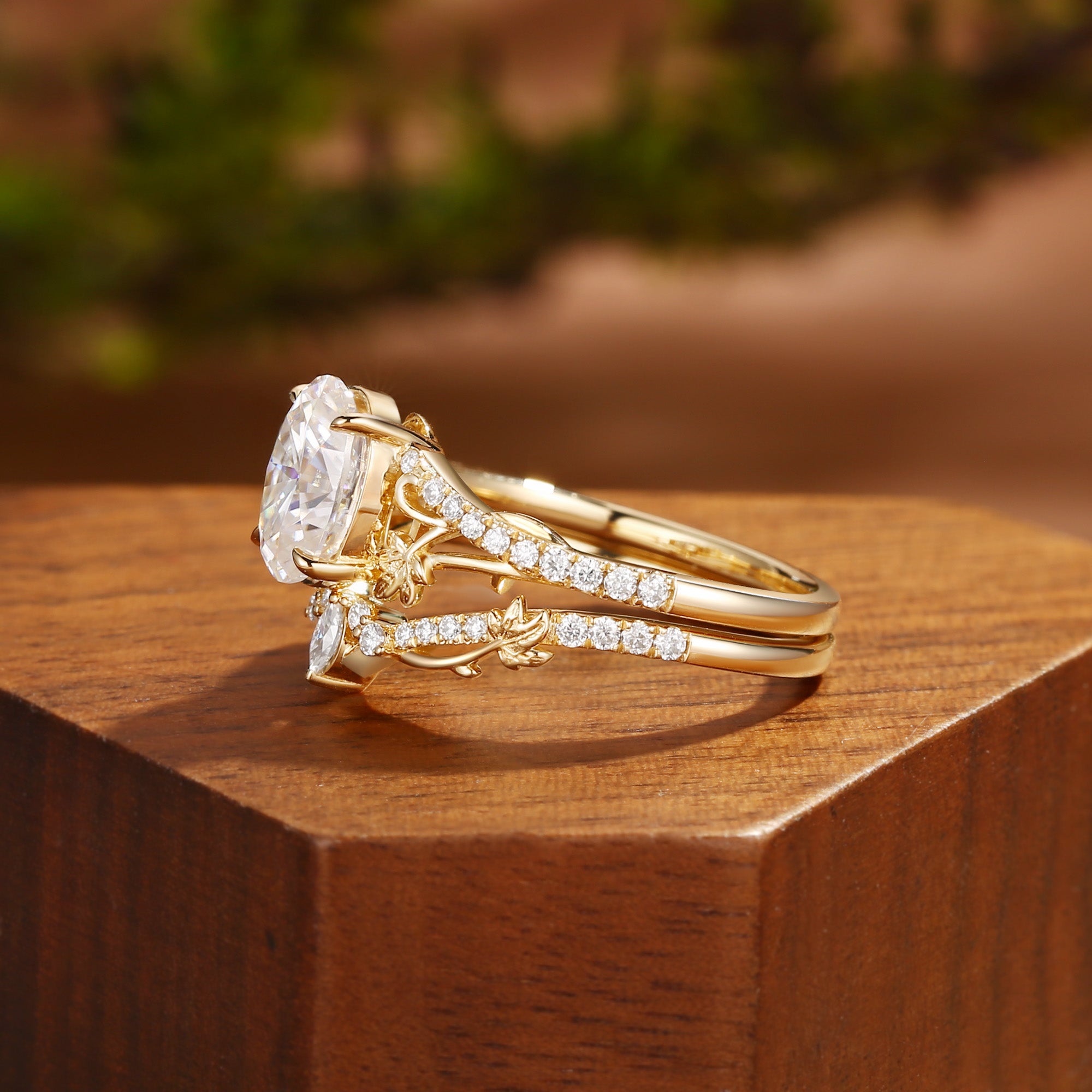 Melisande - Oval Cut  Moissanite Grape Leaf Engagement Ring Set 2Pcs