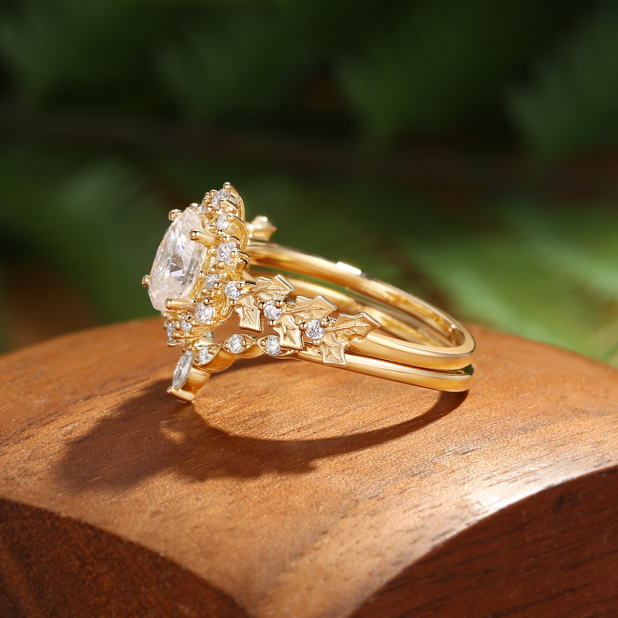 Esme - Oval Cut  Moissanite Holly Leaf Engagement Ring Set 2PCS