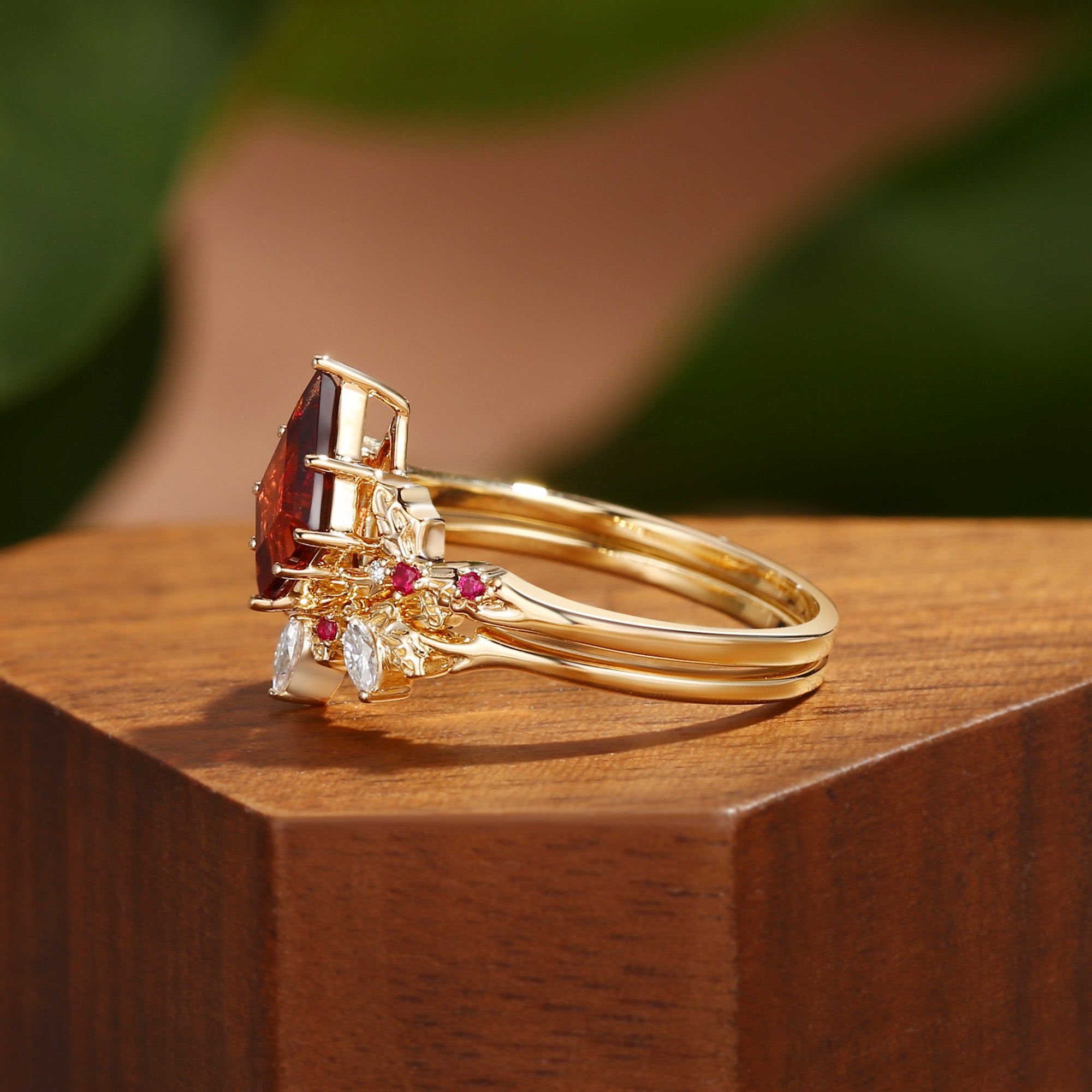 Blythe - 1.5CT Kite Cut Garnet Holly Leaf Engagement Ring Set 2PCS