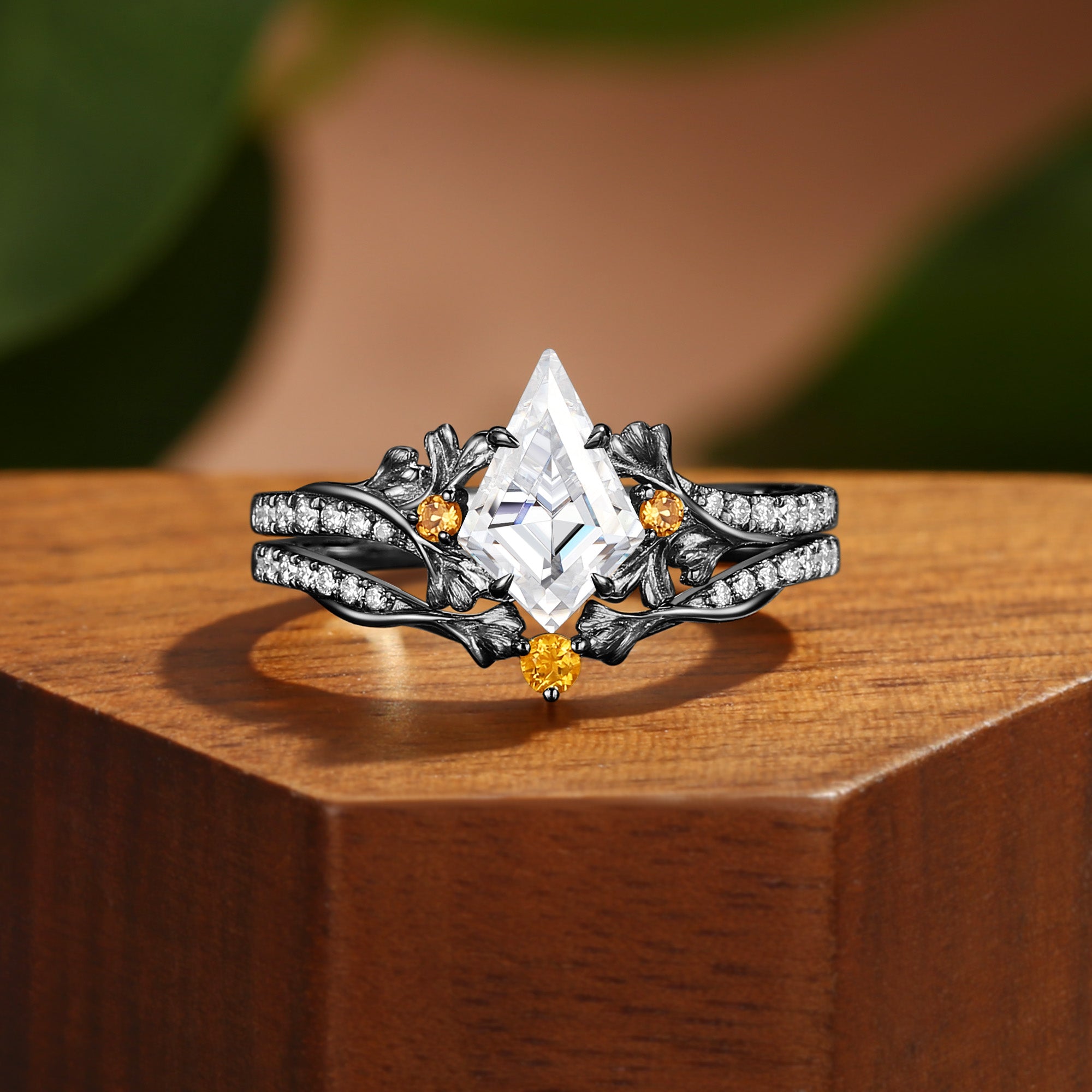 Sienna - Unique Kite Cut Moissanite Yellow Gold Ginkgo Leaf Bridal Set 2pcs