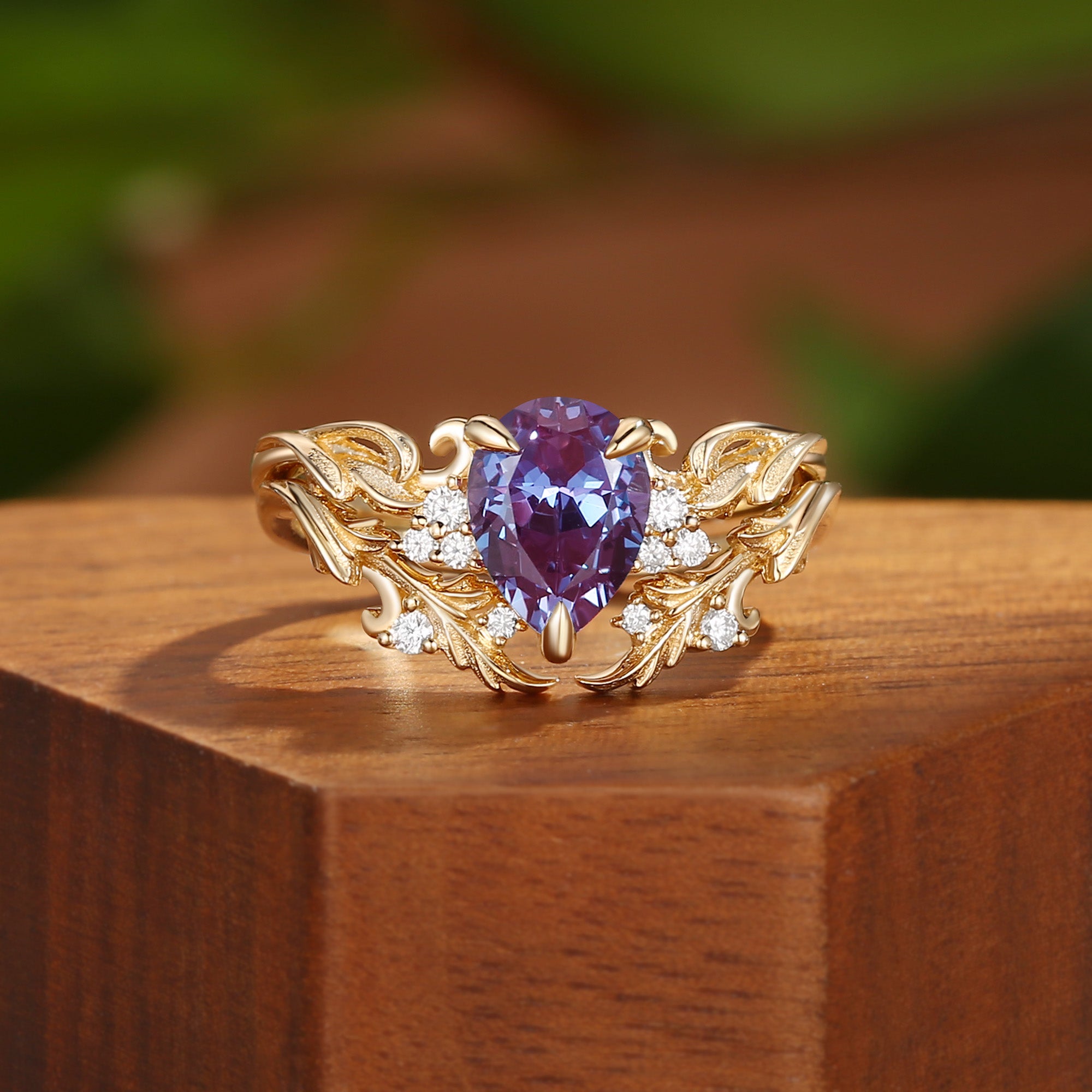 Vivienne - Pear Cut Lab Alexandrite Acanthus Leaf Engagement Ring Set 2pcs