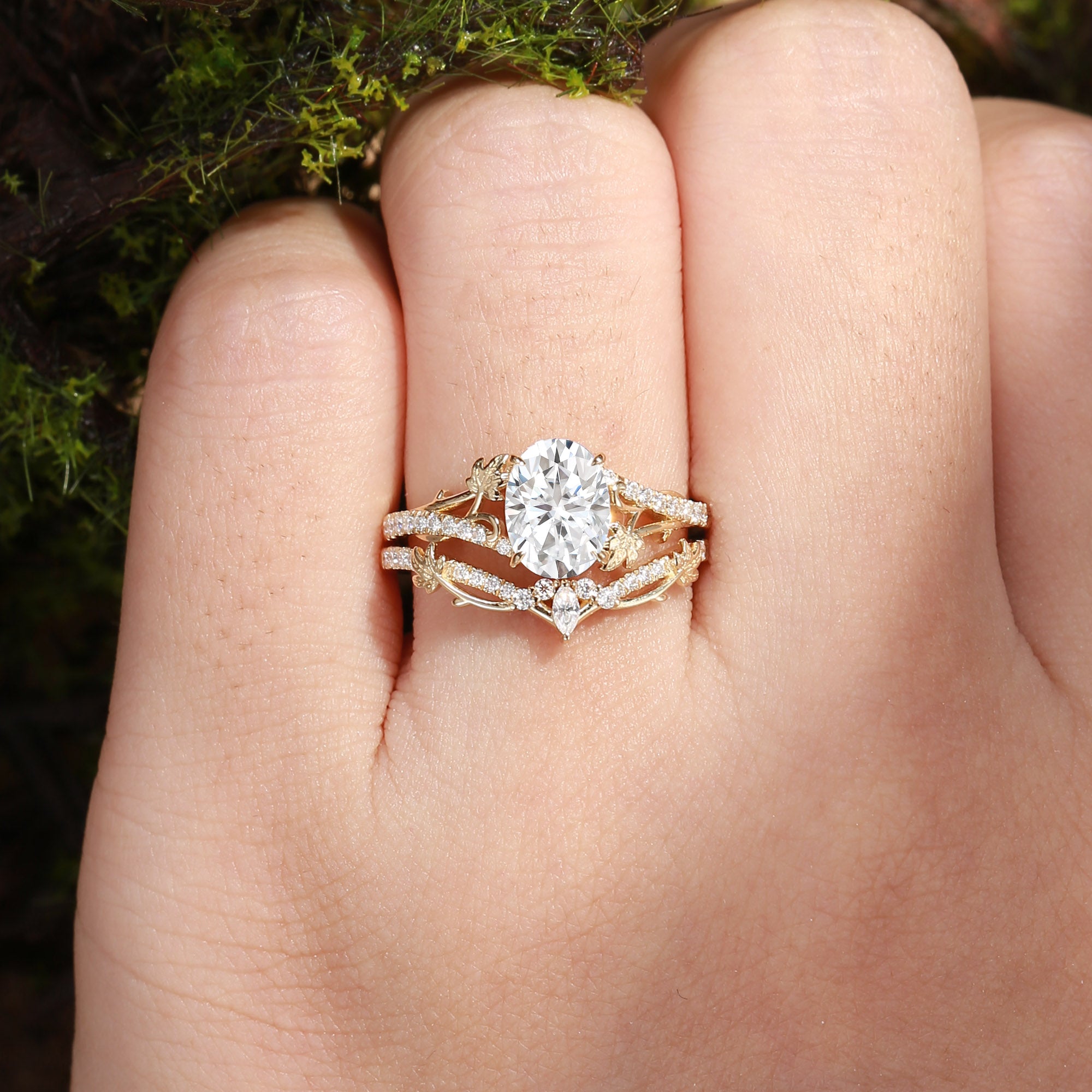 Melisande - Oval Cut  Moissanite Grape Leaf Engagement Ring Set 2Pcs