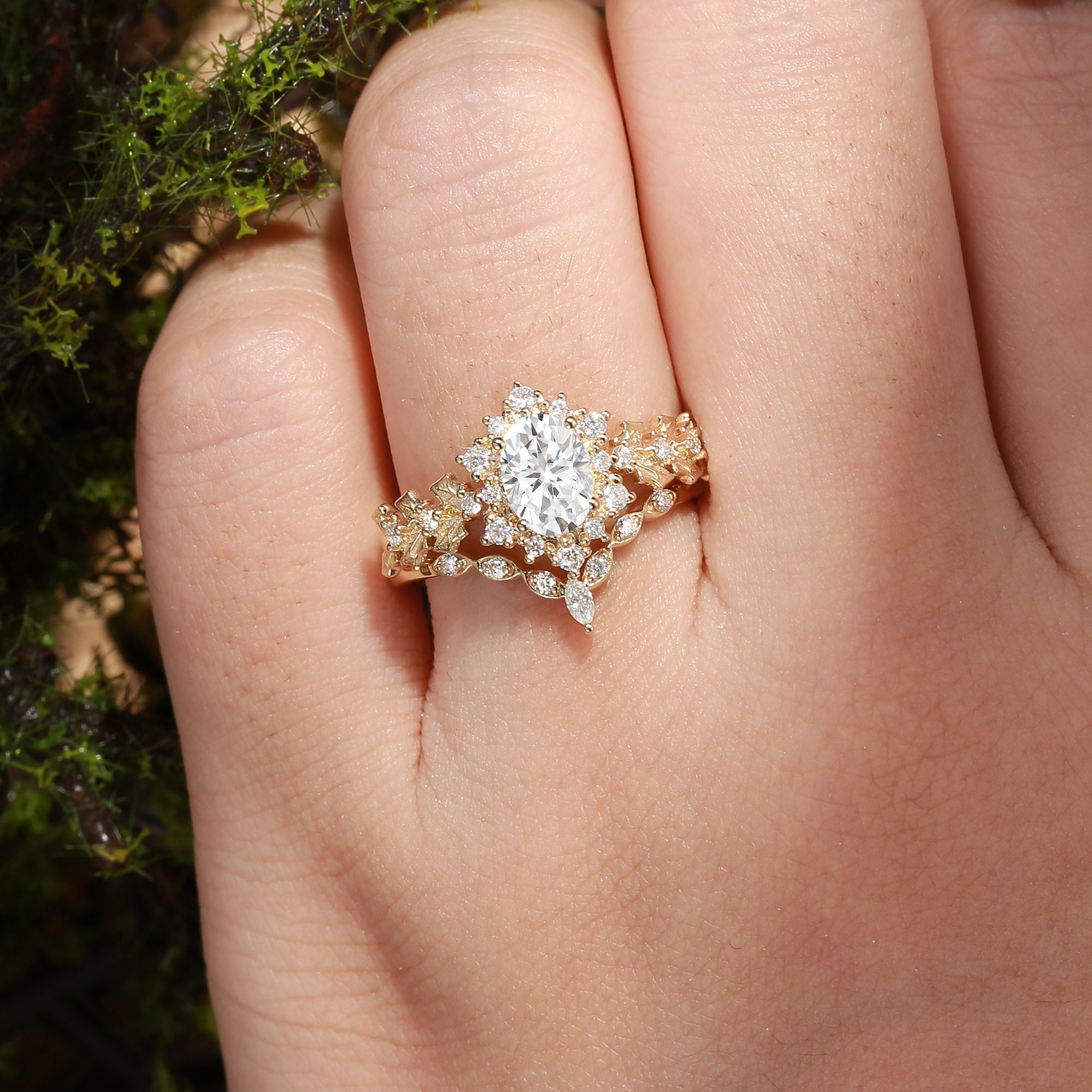 Esme - Oval Cut  Moissanite Holly Leaf Engagement Ring Set 2PCS