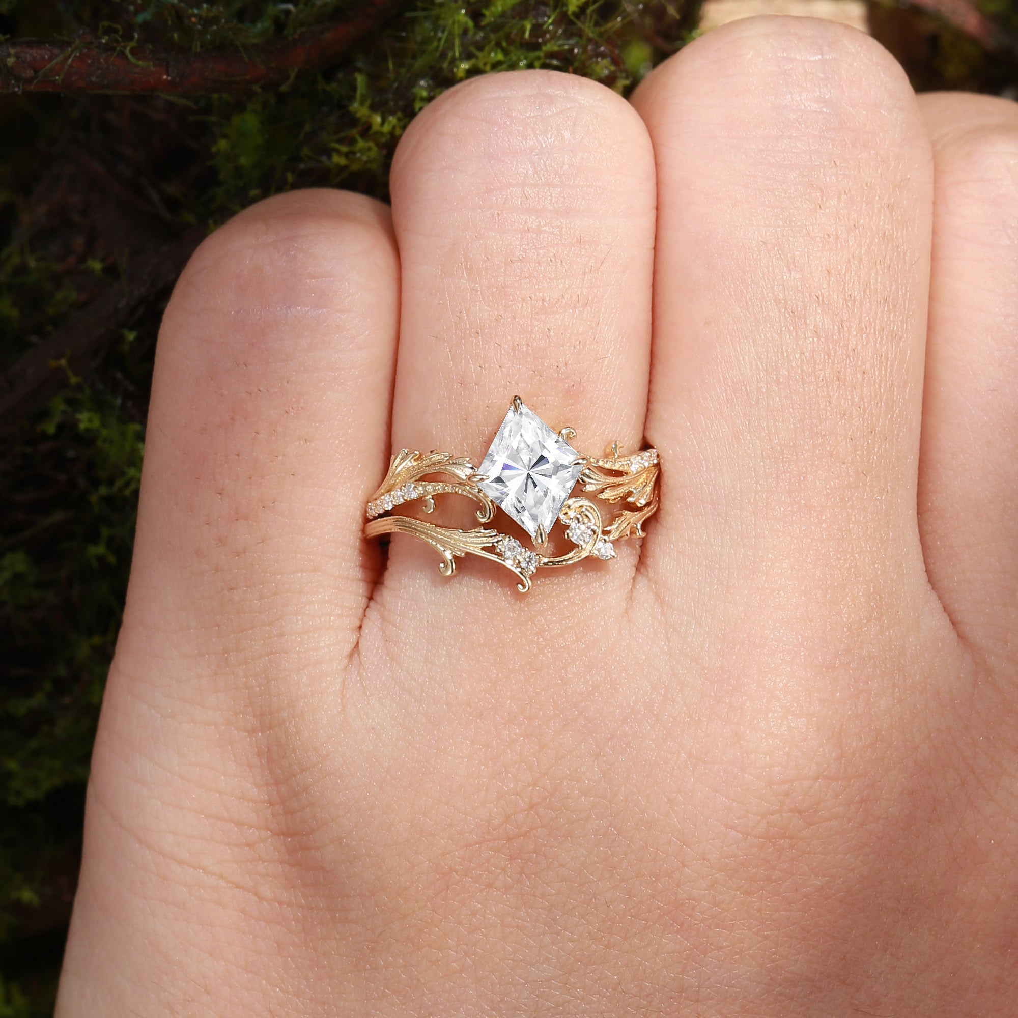 Serene - Vintage Rhombus Kite Cut Moissanite Gold Acanthus Leaf Bridal Set 2pcs