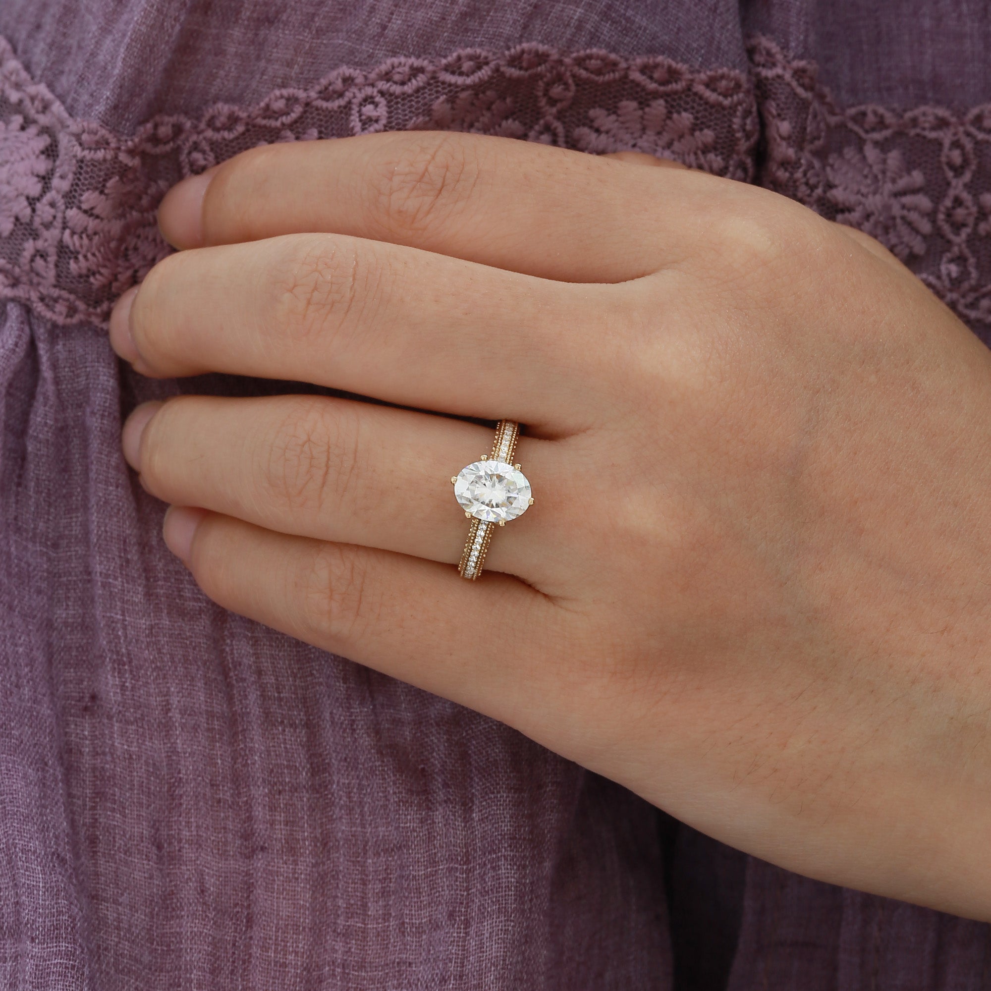 Anastasie - Vintage Milgrain Moissanite Relief Engagement Ring