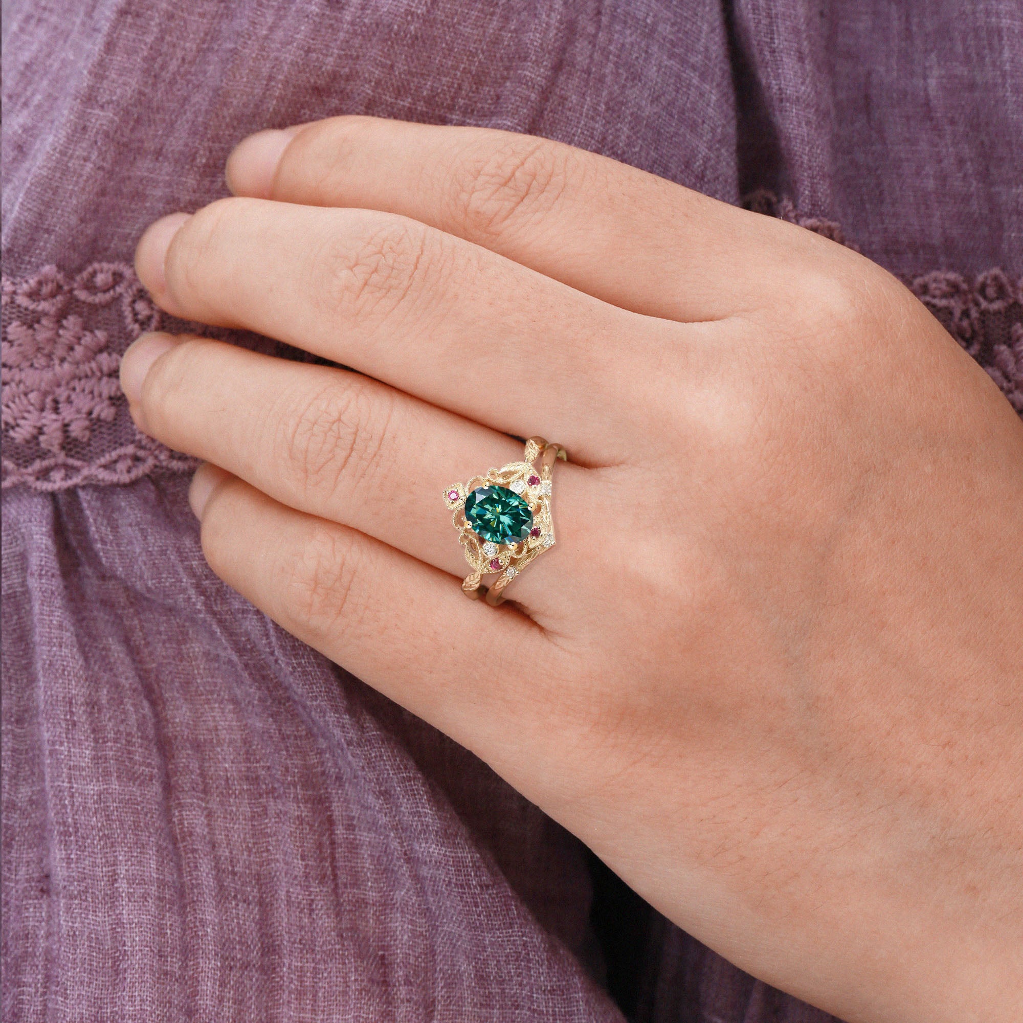 Luciennee - Vintage Milgrain Design Green Moissanite & Ruby Leaf Ring Set 2pcs