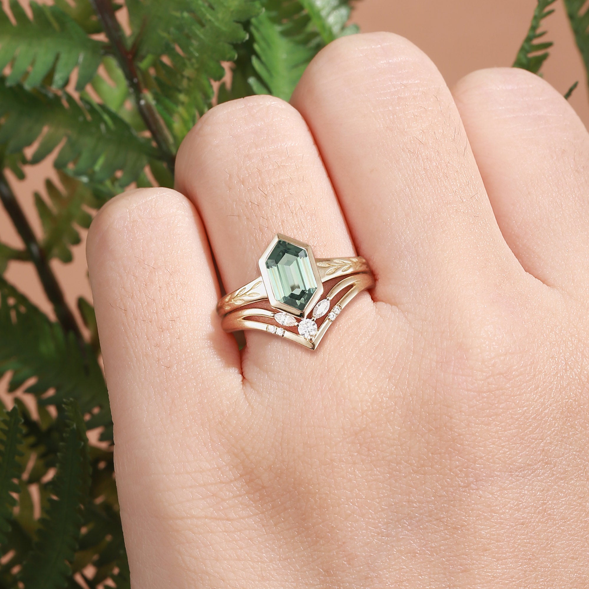 Ruelle - Green Sapphire Hexagon Cut Leaf Engraved Promise Ring Sets