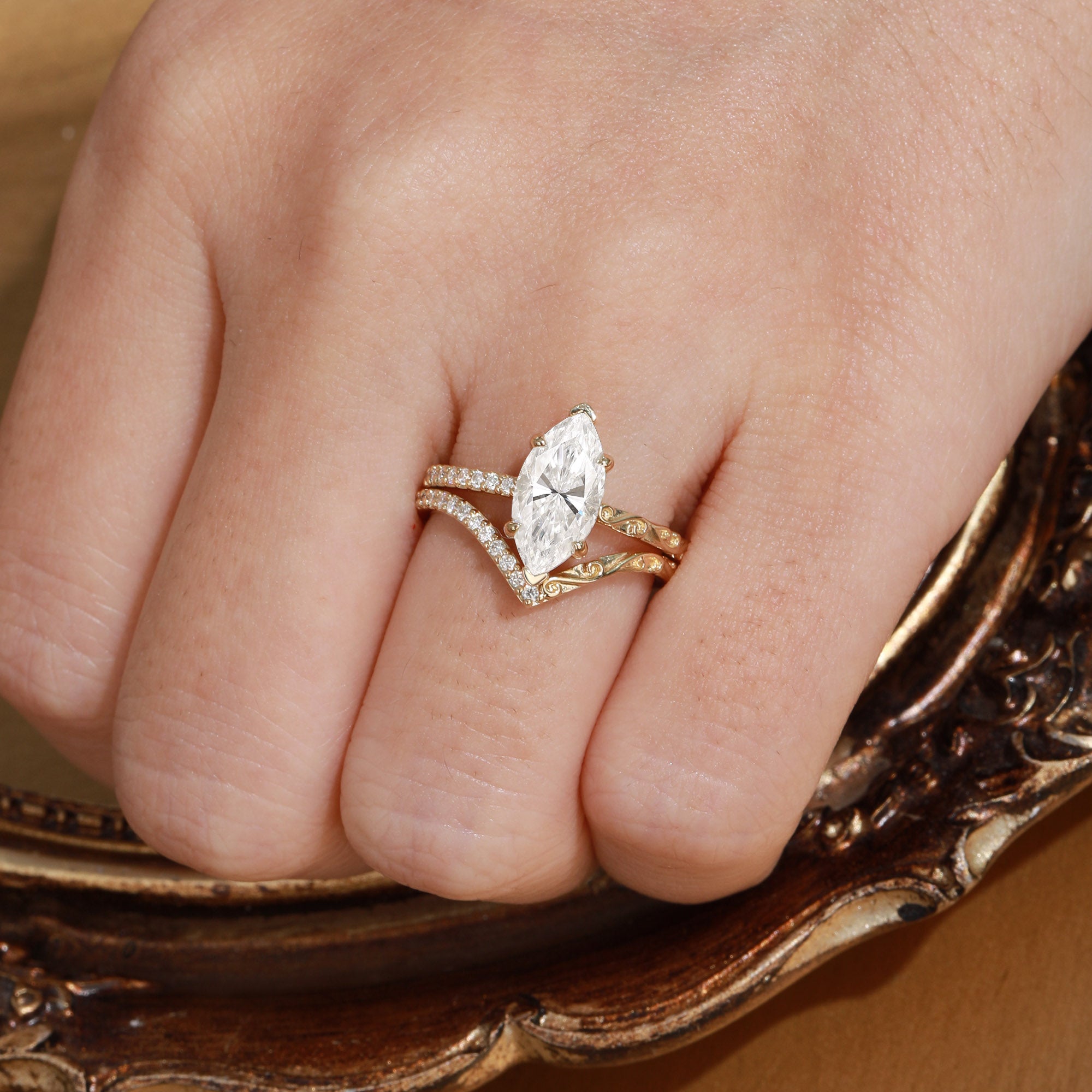 2.0CT Unique Marquise Moissanite Engraved Inspired Bridal Set 2Pcs - Vianne