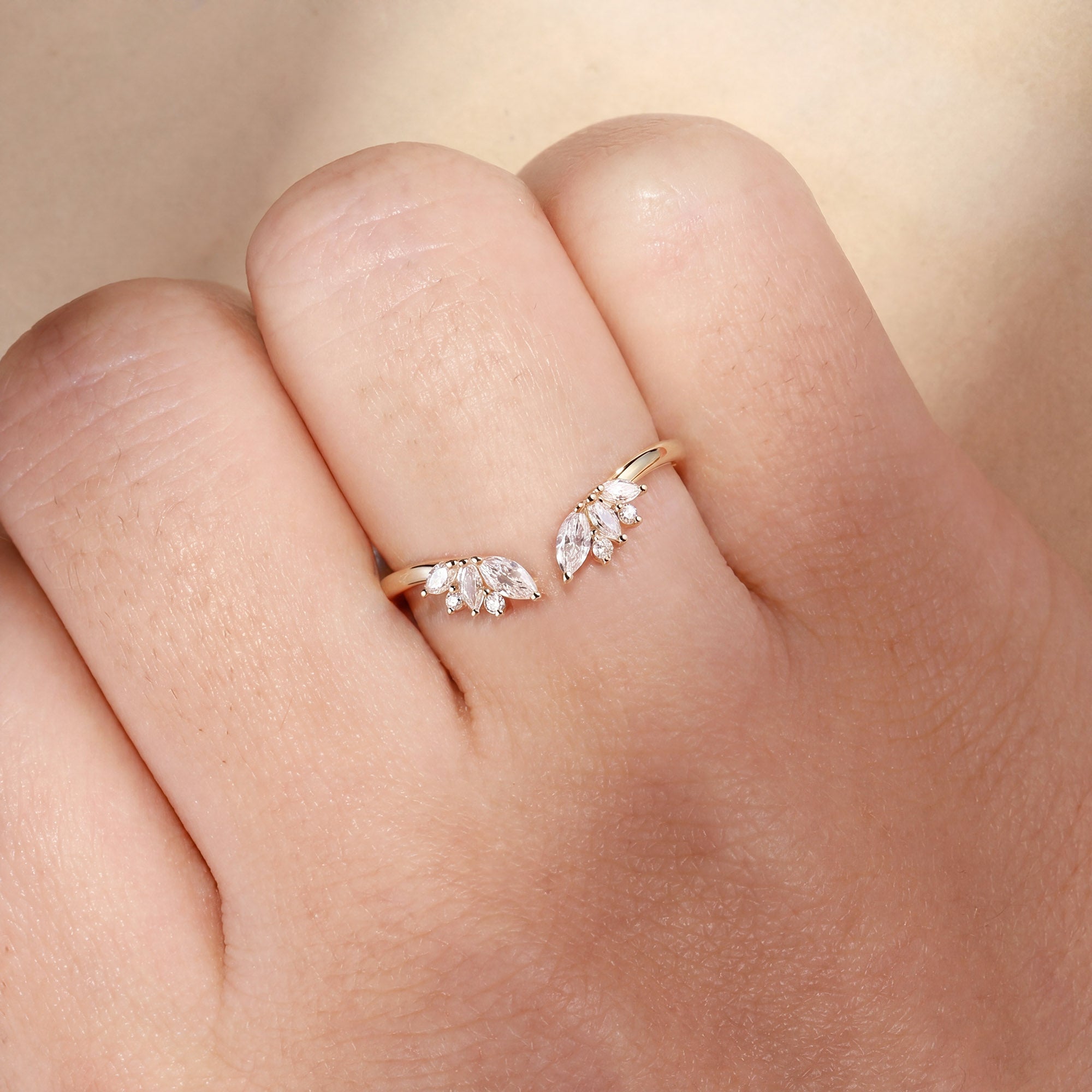 Vintage Moissanite Leaf Cluster V-Shaped Curved Wedding Band