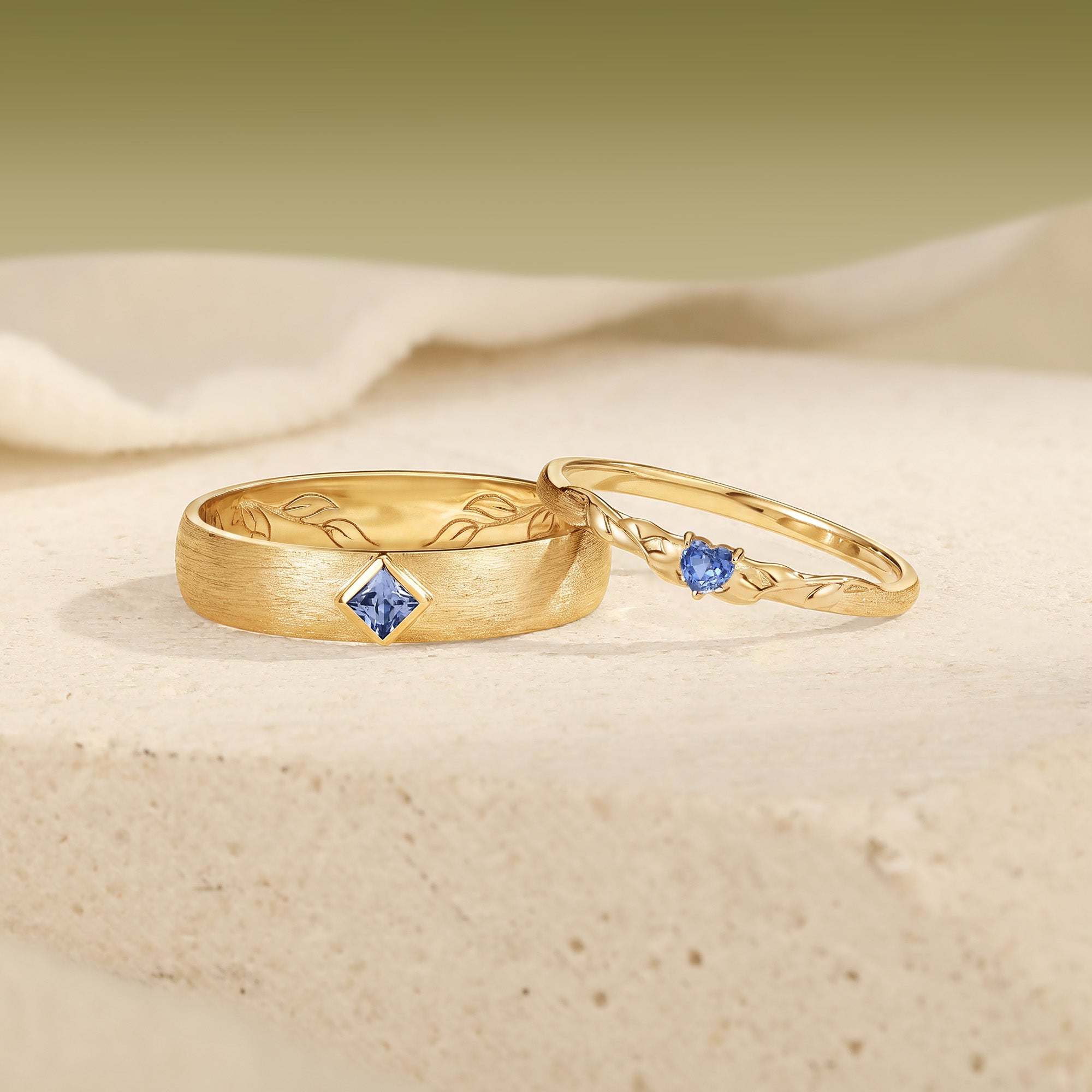 Brushed Sapphire with Hidden Leaf Engraving Couple Ring