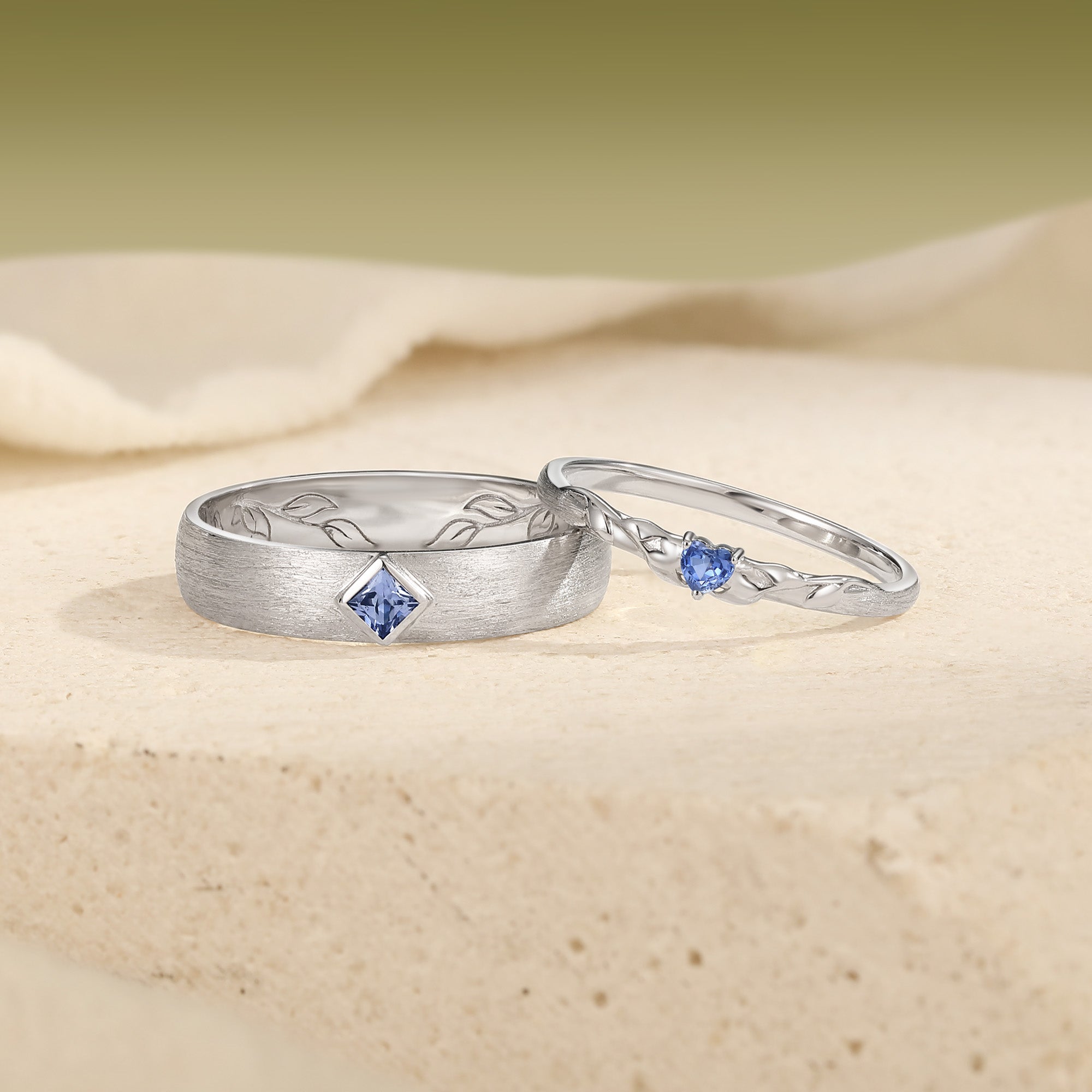 Brushed Sapphire with Hidden Leaf Engraving Couple Ring