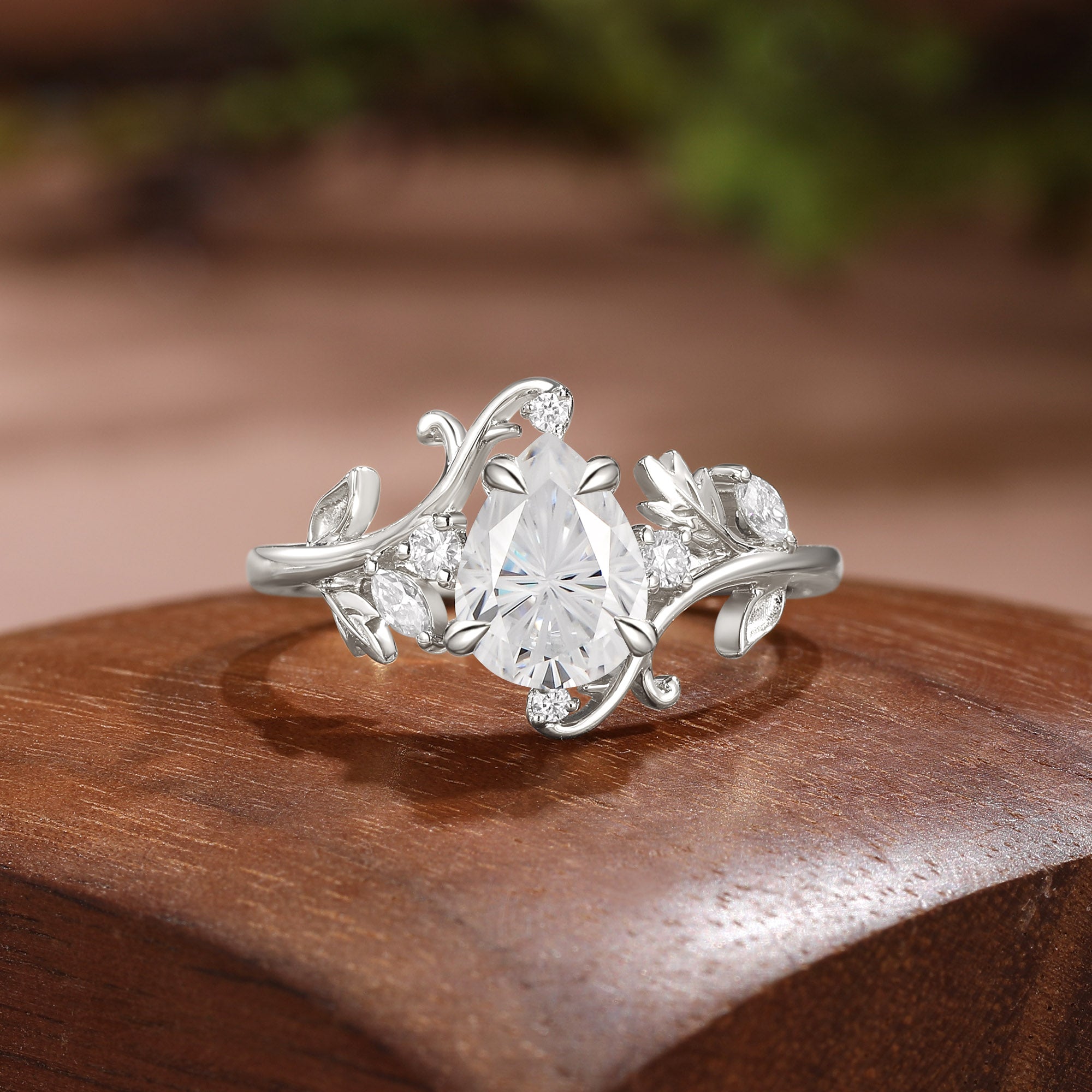 Forest Fairy  Firework Cut Pear Moissanite Leafy Bridal Set 2pcs - Lavinia