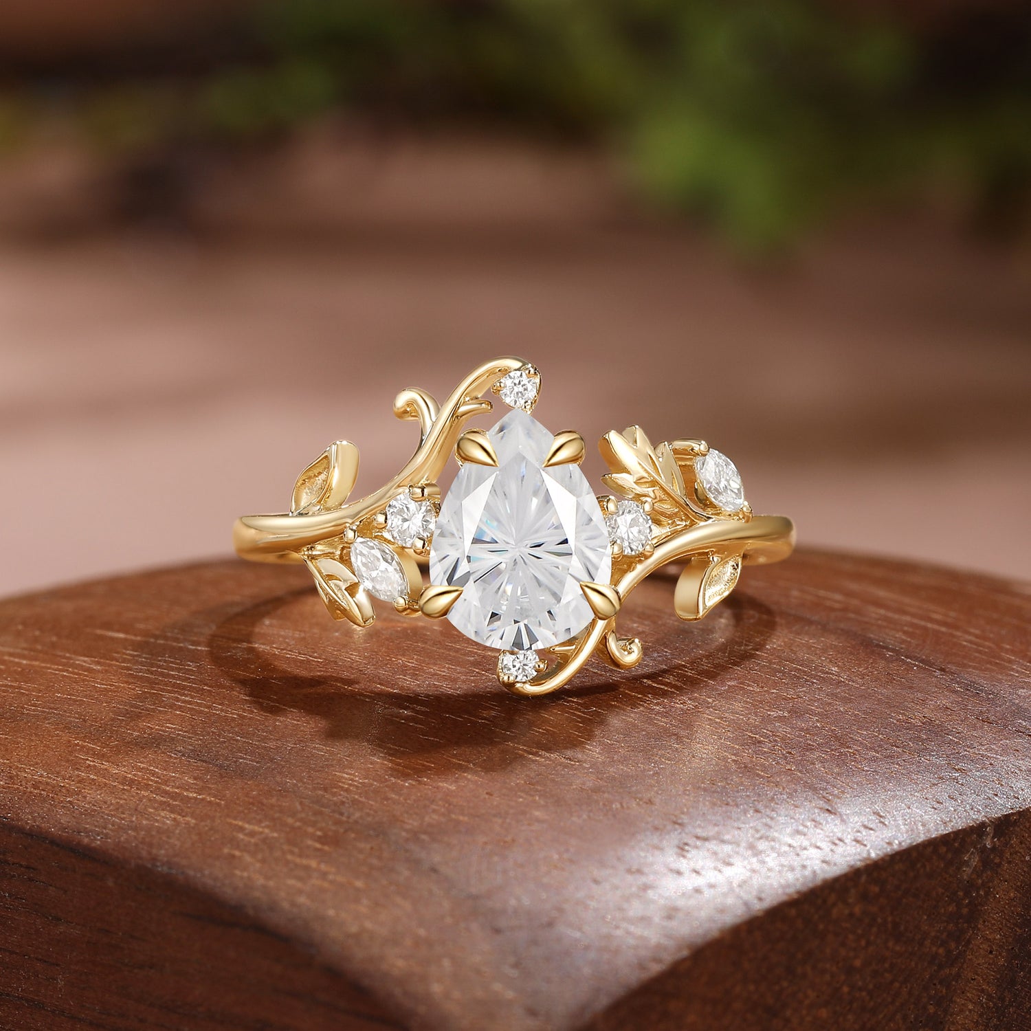 Forest Fairy  Firework Cut Pear Moissanite Leafy Bridal Set 2pcs - Lavinia