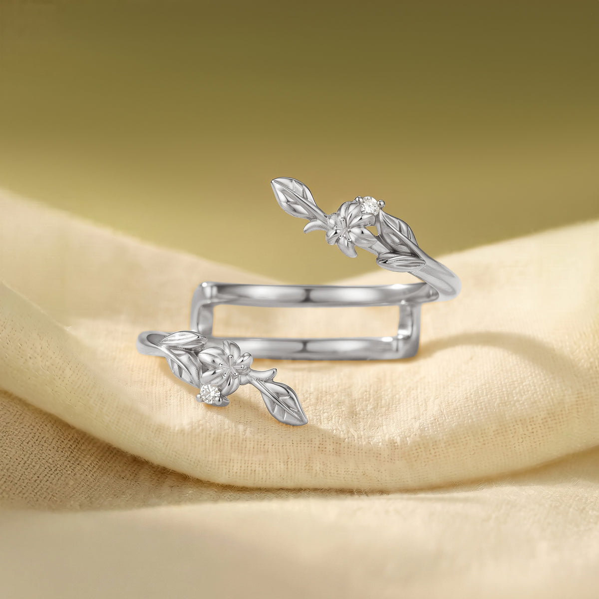 Delicate Floral Leaf Stackable Moissanite Wedding Ring Set