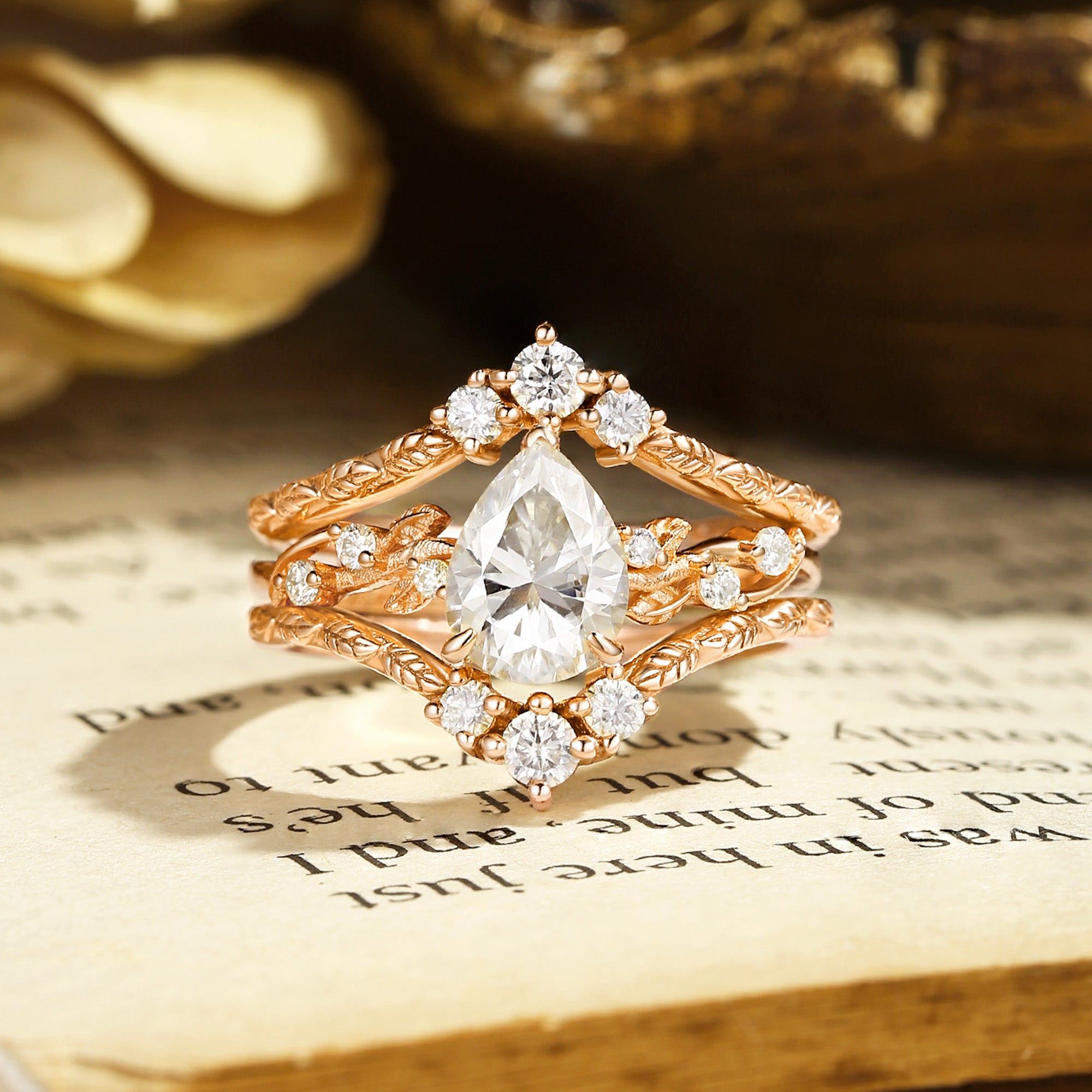Harmonie - Pear Cut Moissanite Leafy Filigree Bridal Set 2pcs