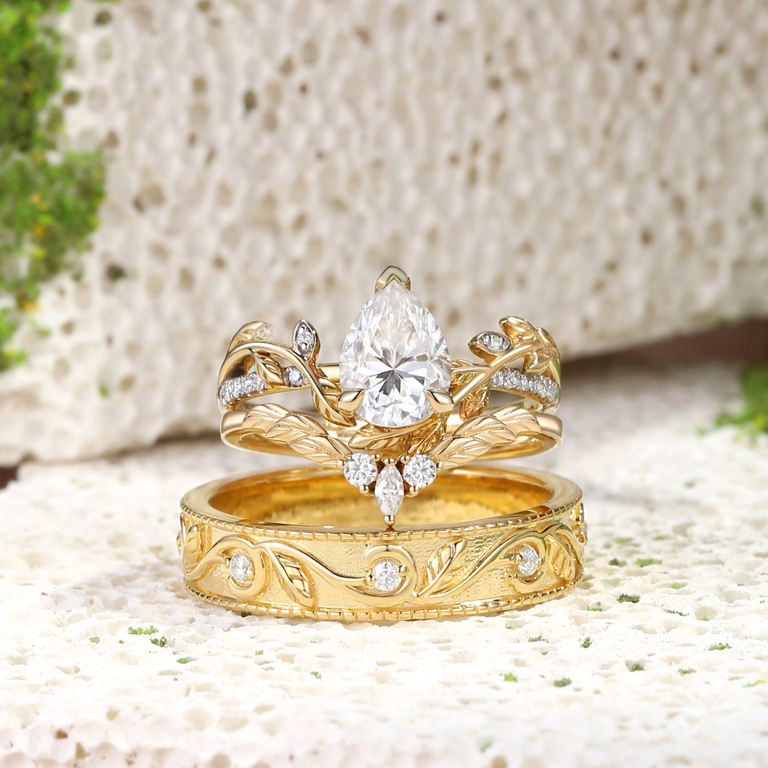 Jora - Pear Cut Moissanite Cluster Couple Ring Set