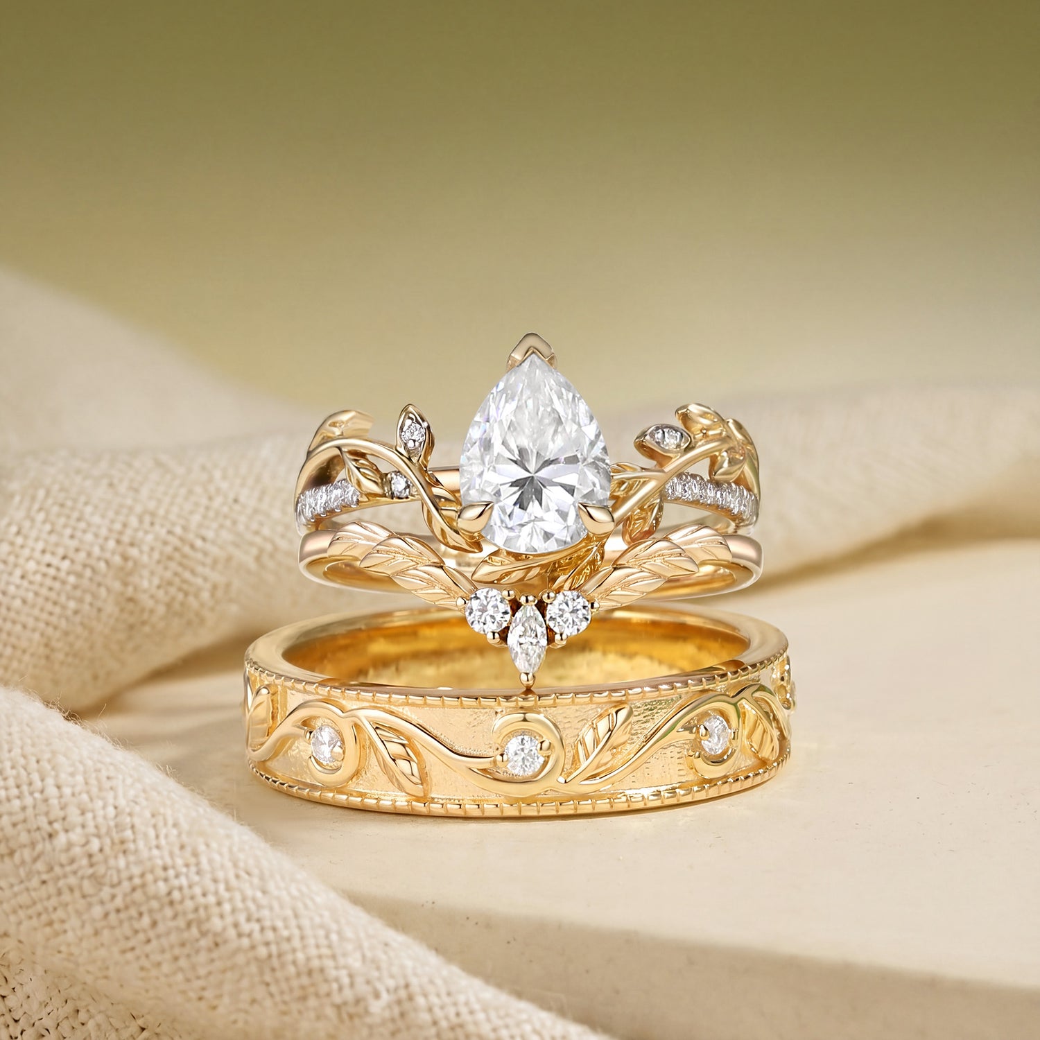 Jora - Pear Cut Moissanite Cluster Couple Ring Set