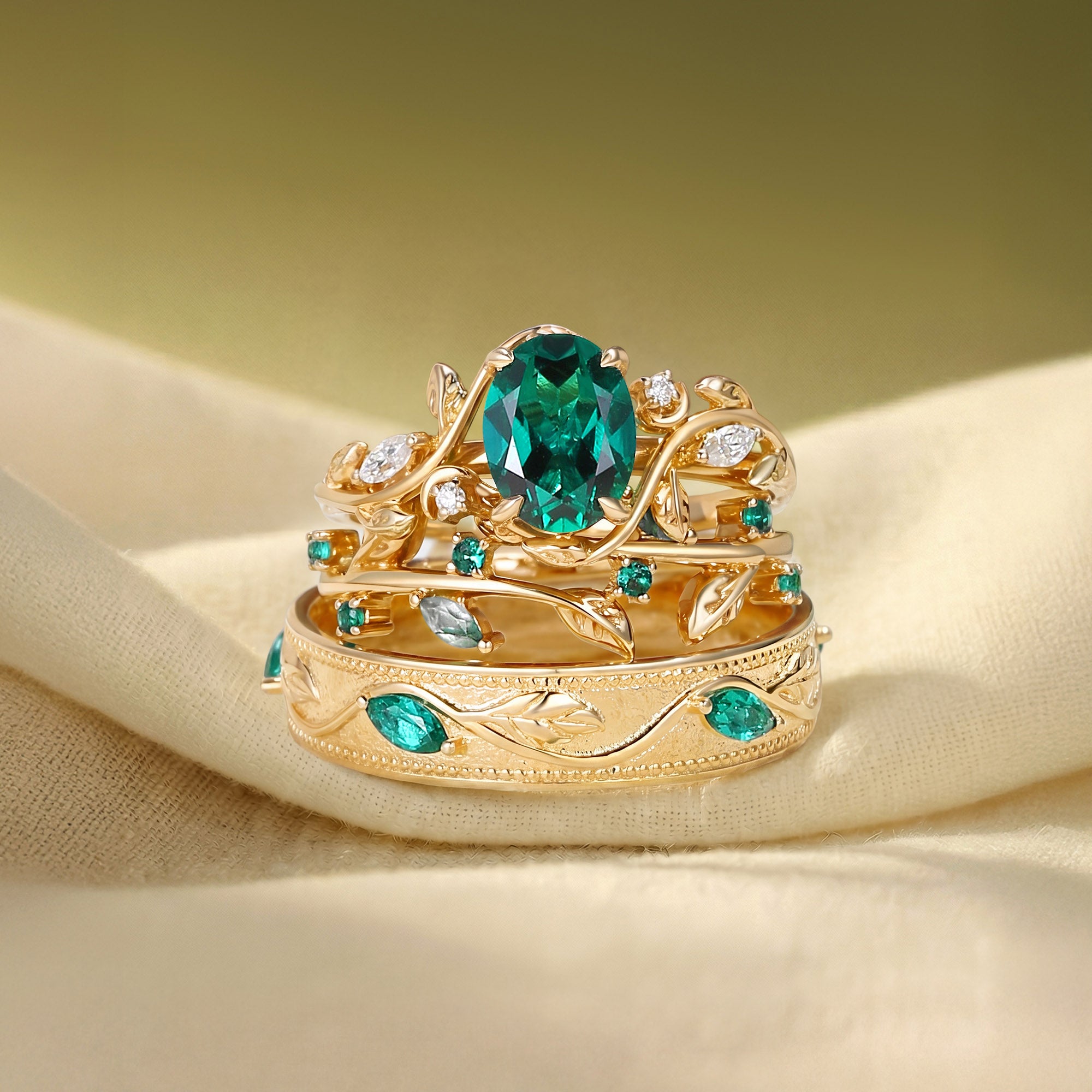 Désirée - Oval Cut Emerald Cluster Moon Couple Ring Set