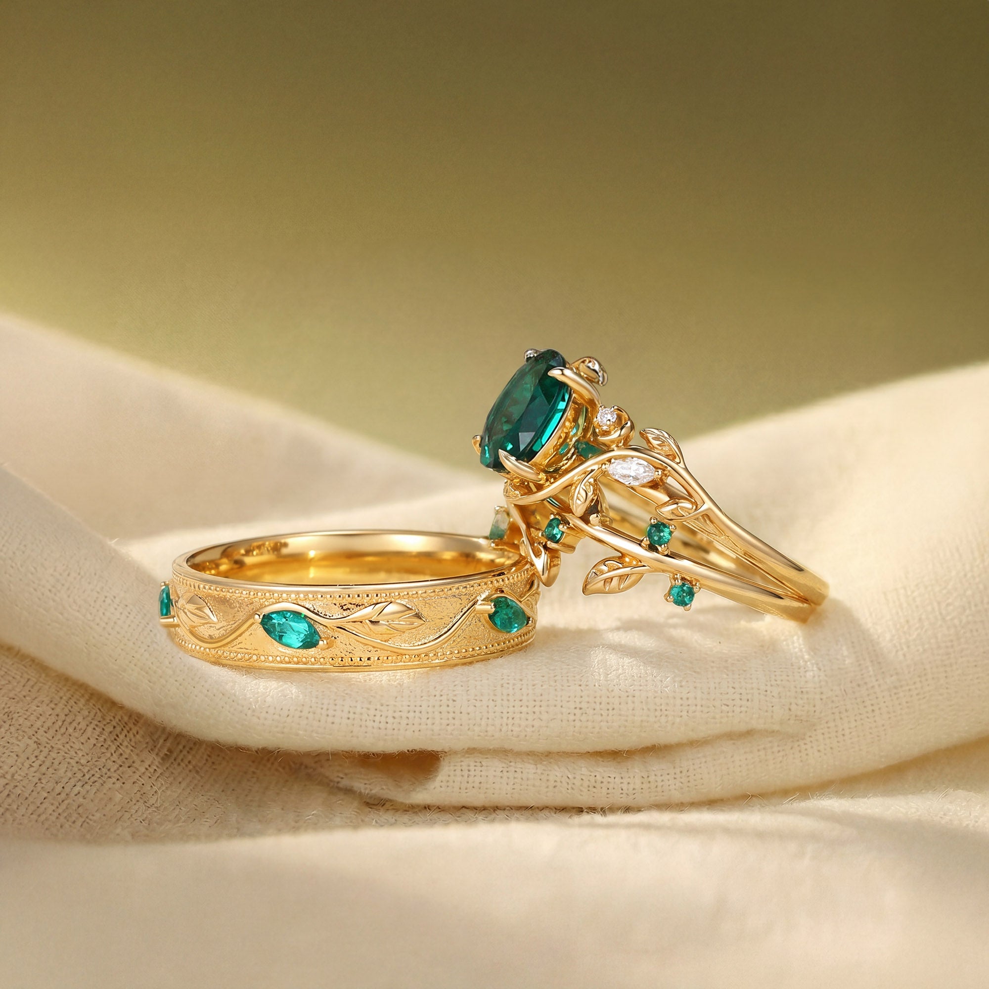Désirée - Oval Cut Emerald Cluster Moon Couple Ring Set
