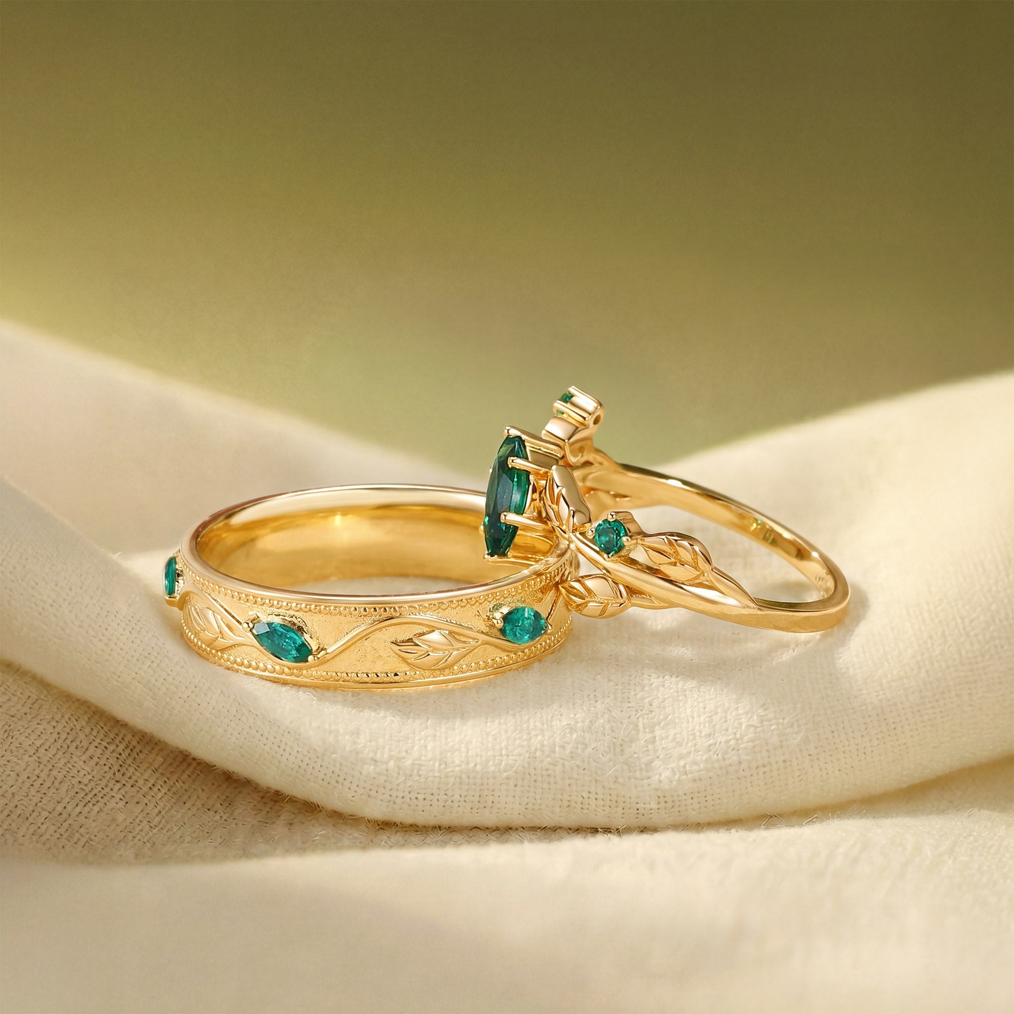 Couple Ring - Emerald Engagement Couple Ring Set