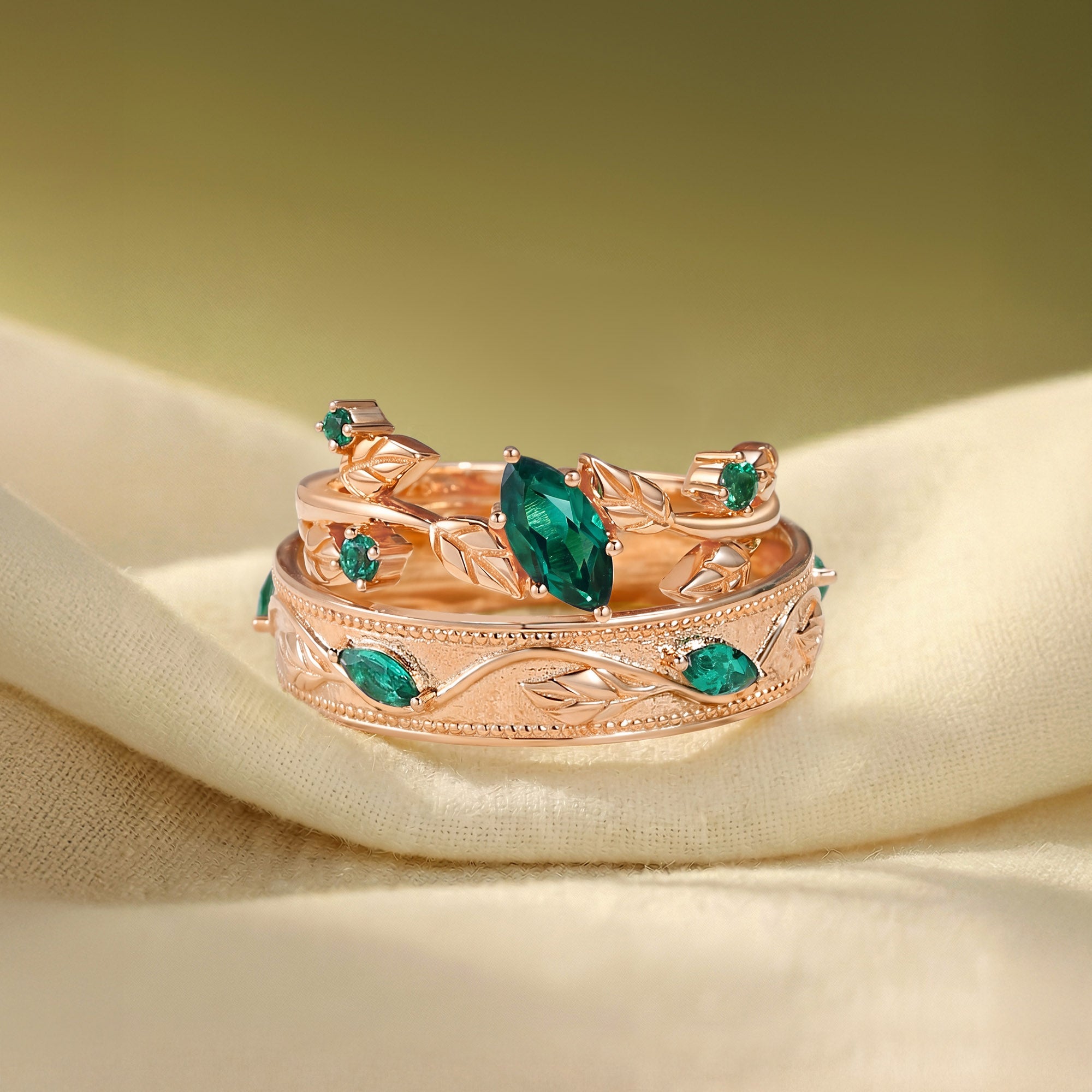 Couple Ring - Emerald Engagement Couple Ring Set