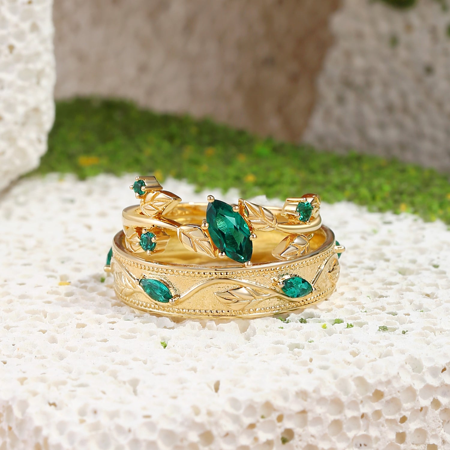 Couple Ring - Emerald Engagement Couple Ring Set